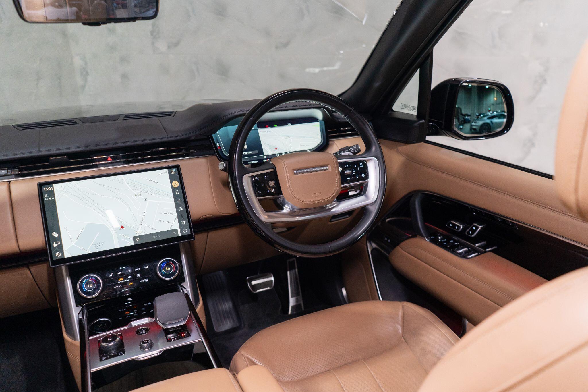 Land Rover Range Rover view 14