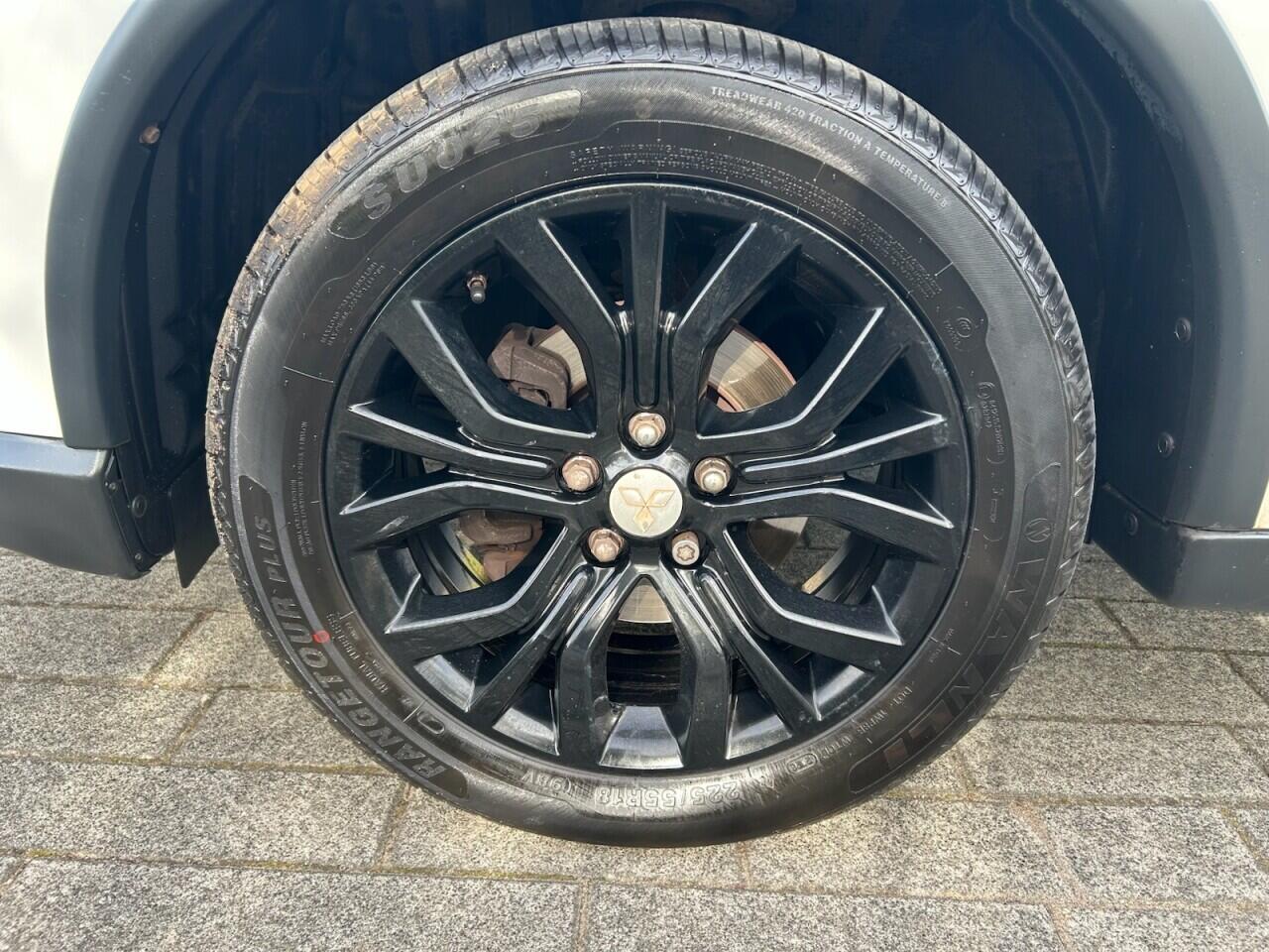 Mitsubishi Outlander view 36
