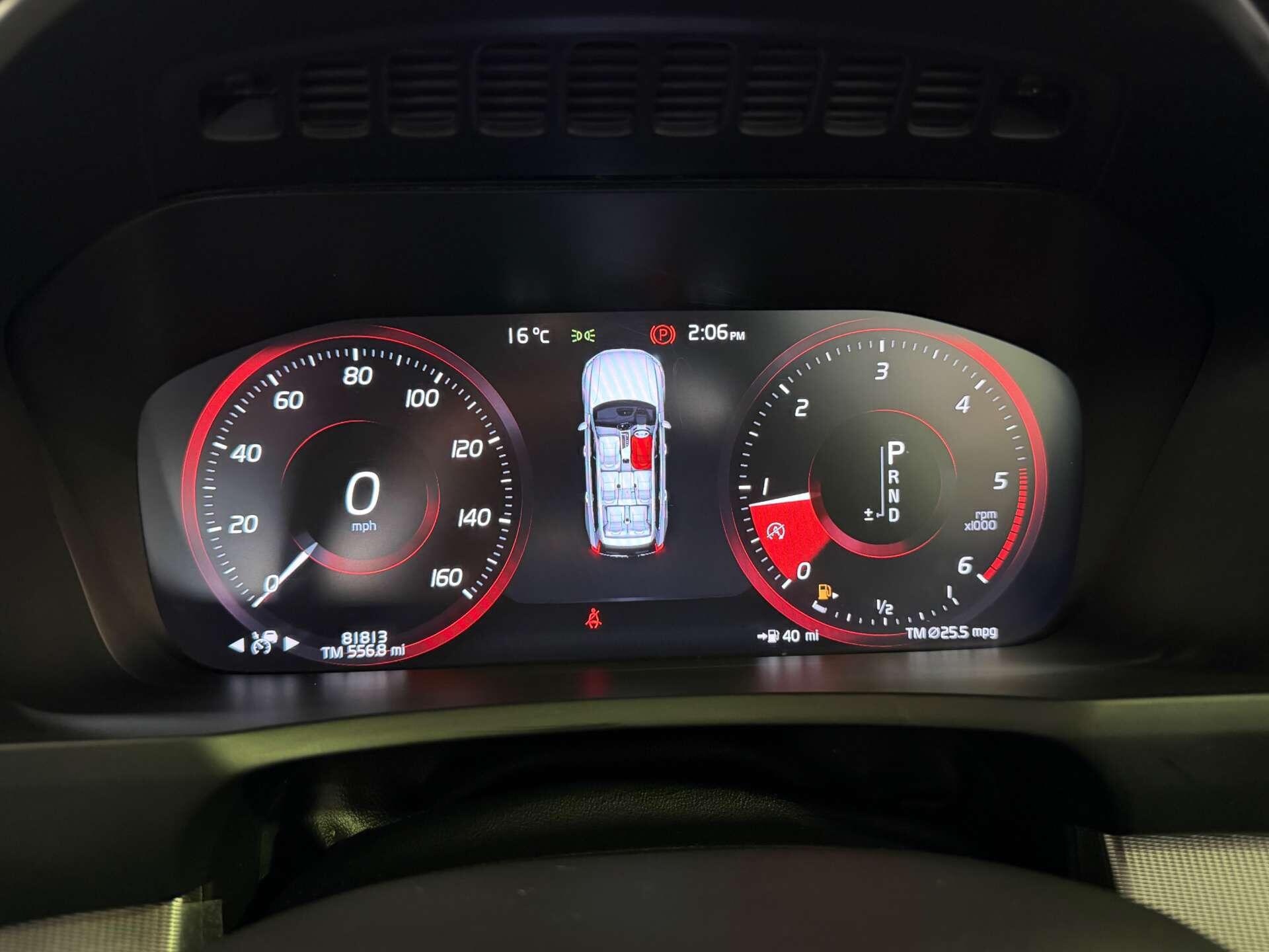 Volvo XC90 view 34