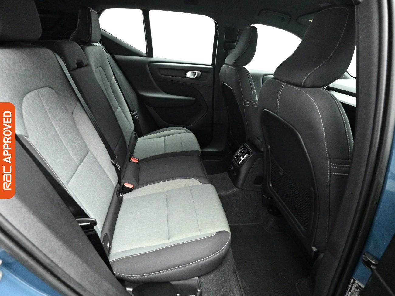 Volvo XC40 view 14