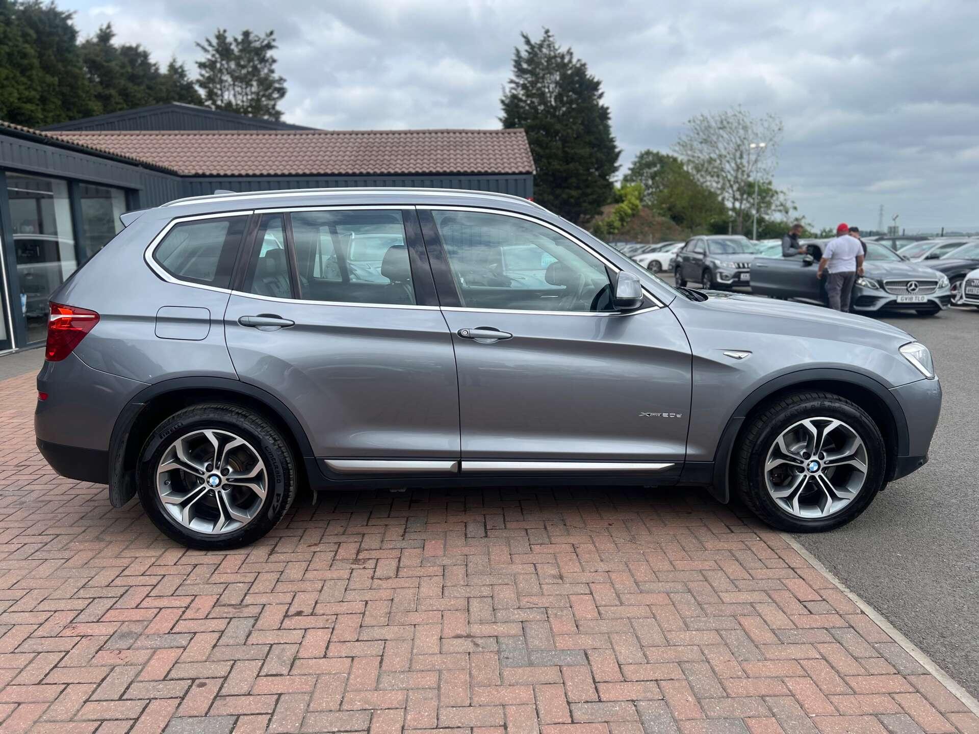 BMW X3 view 6