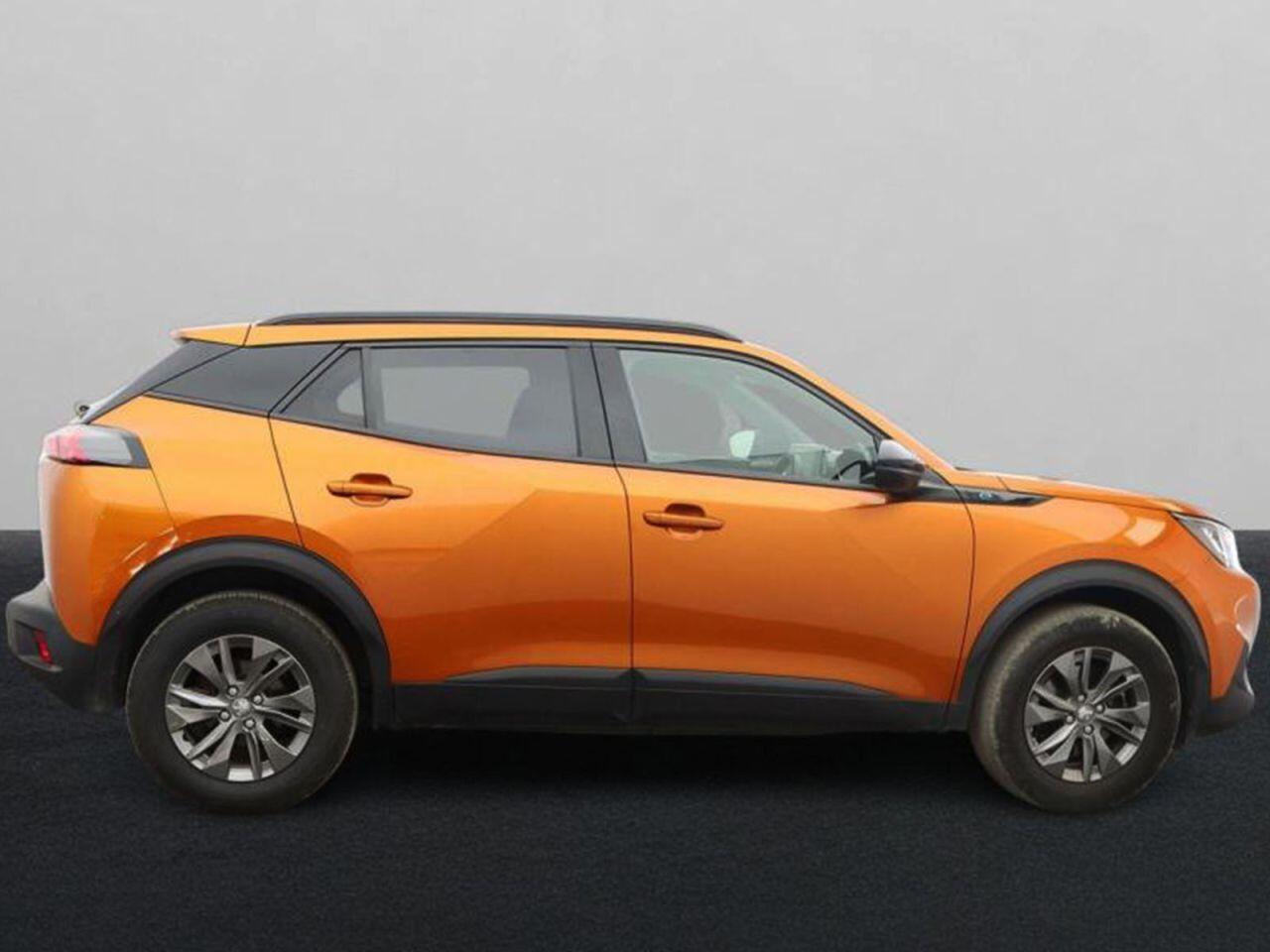 Peugeot E-2008 view 2