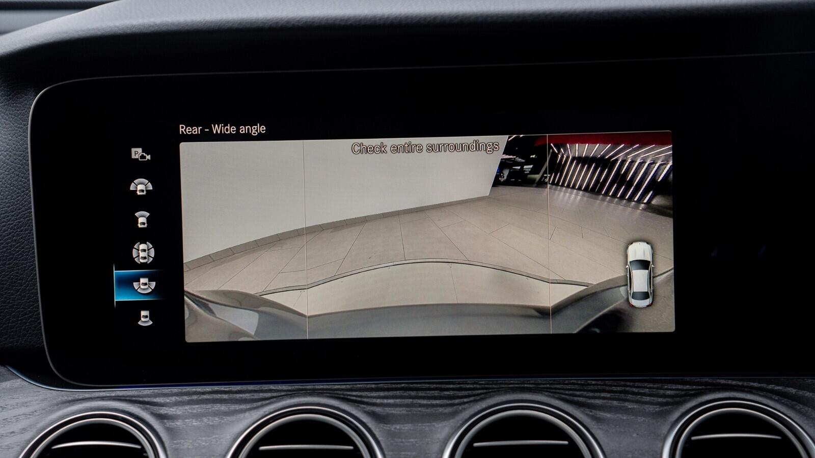 Mercedes-Benz E Class view 25