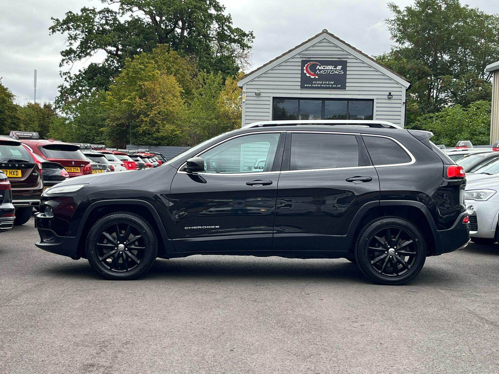 Jeep Cherokee view 5