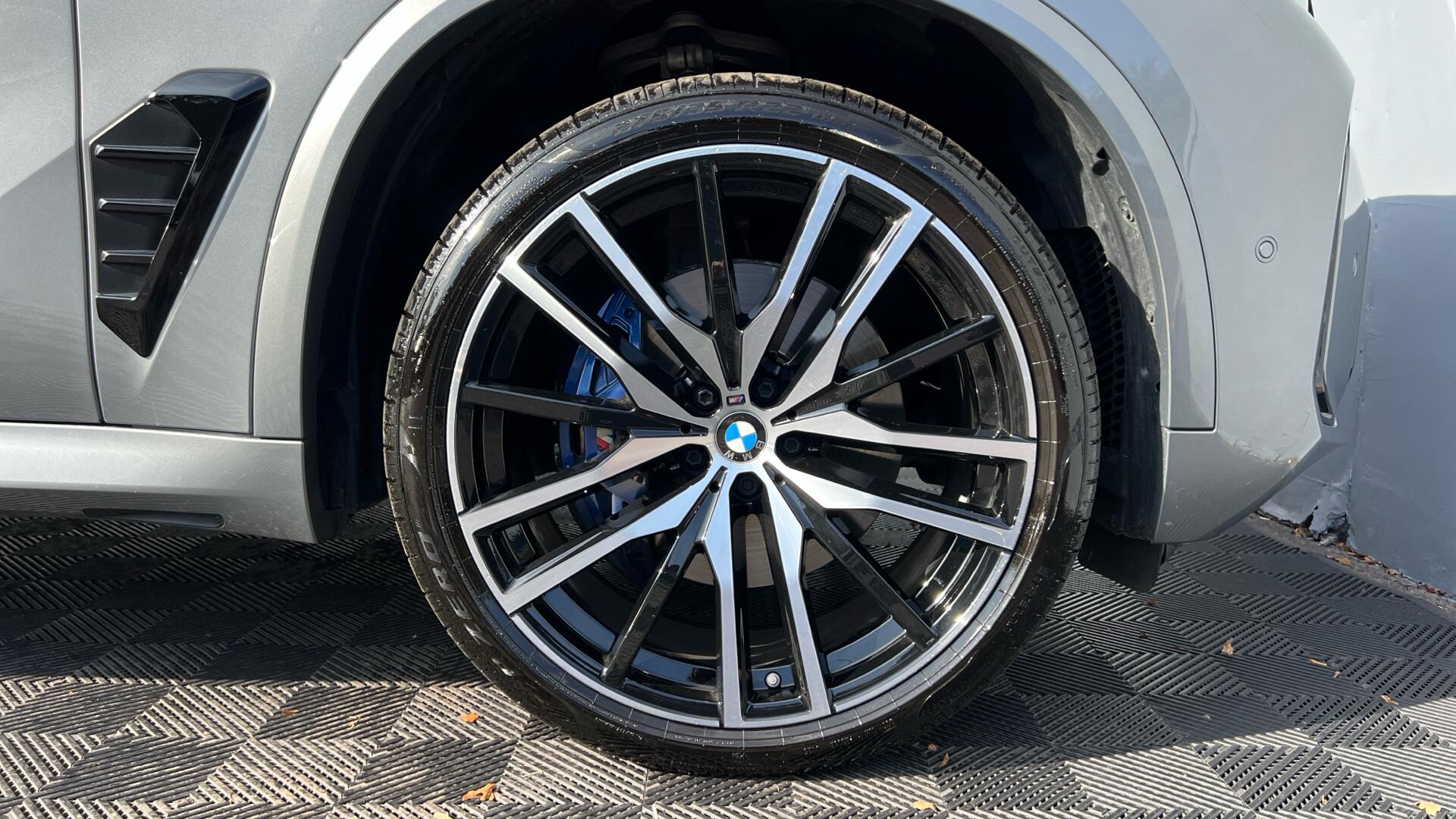BMW X5 view 14