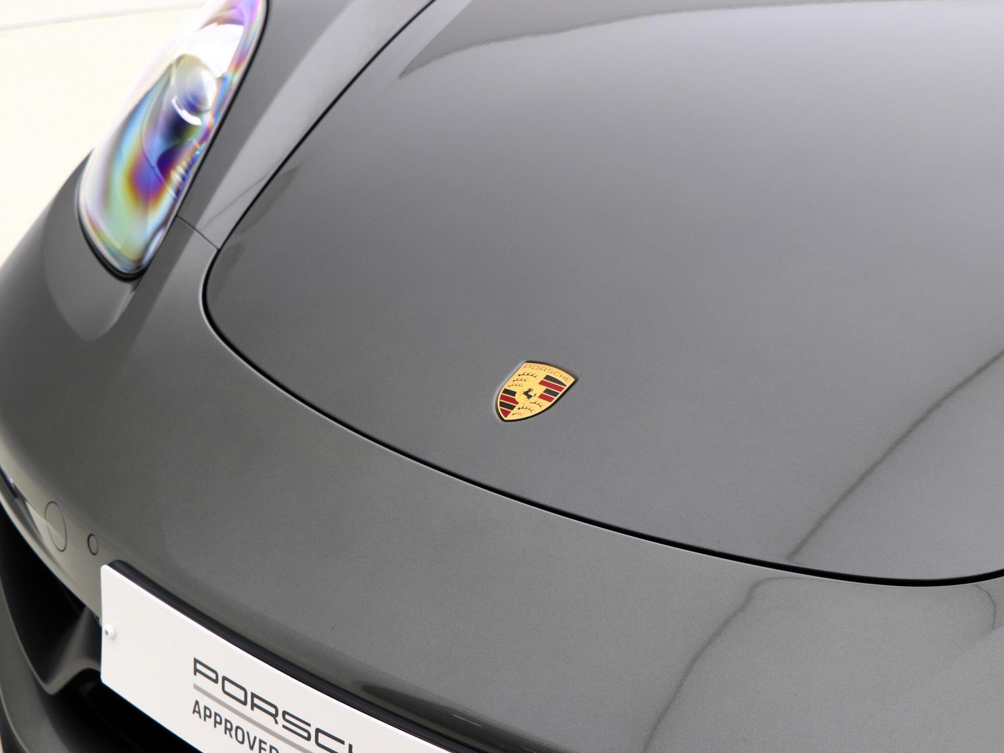 Porsche Cayman view 13