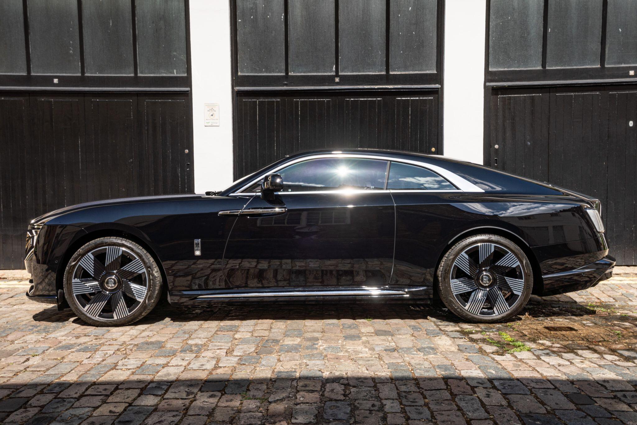 Rolls-Royce Spectre view 17