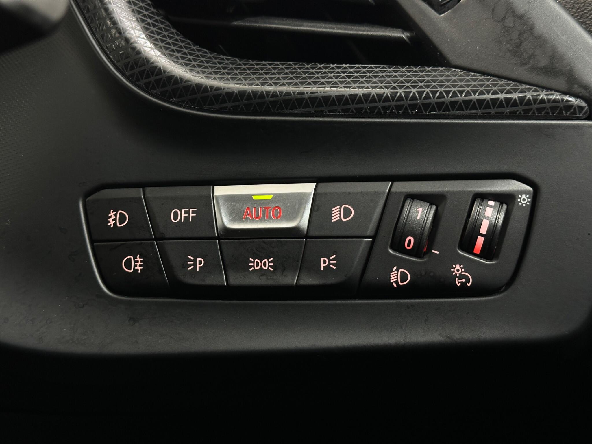 BMW 2 Series view 18