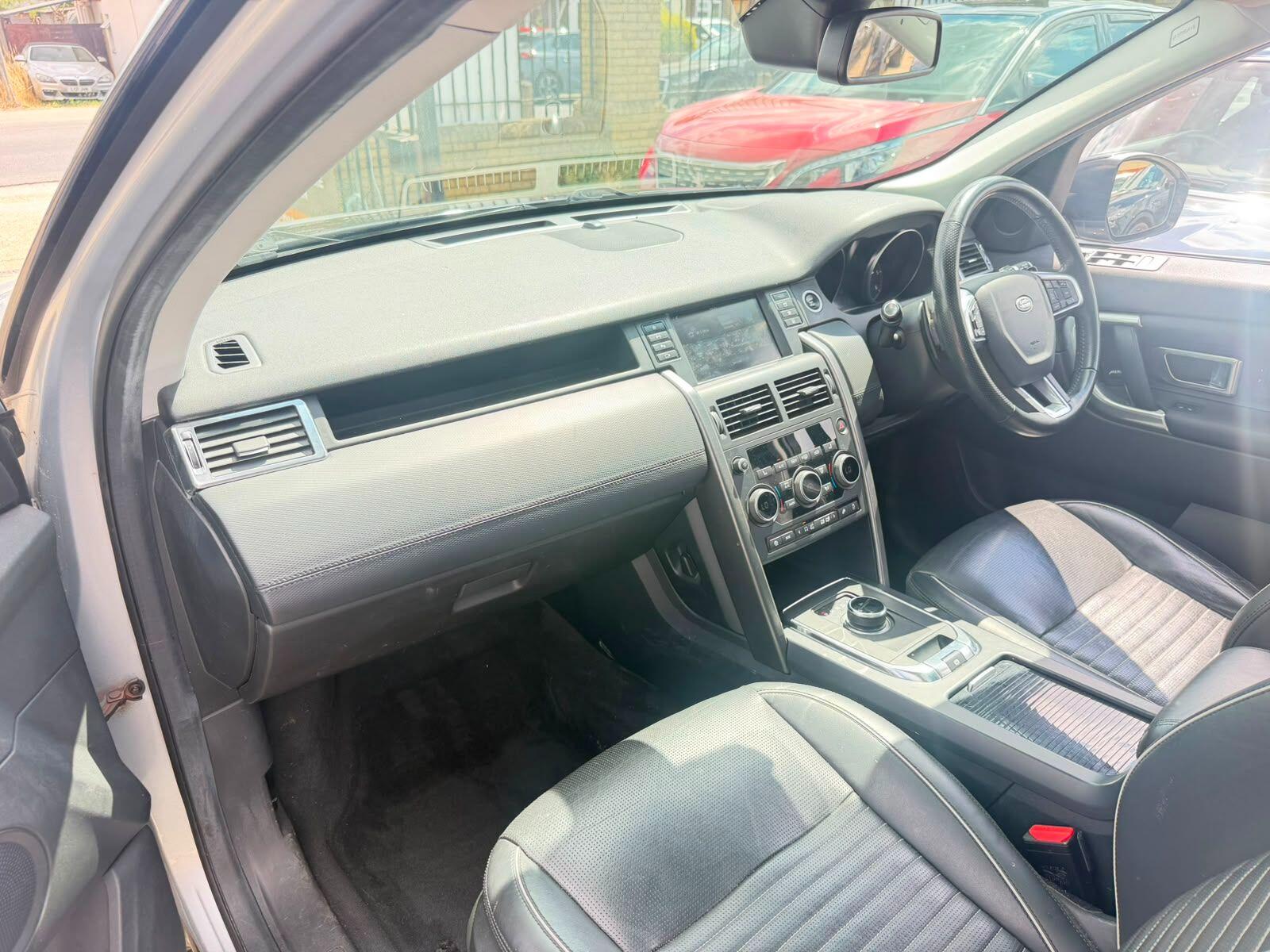 Land Rover Discovery Sport view 10