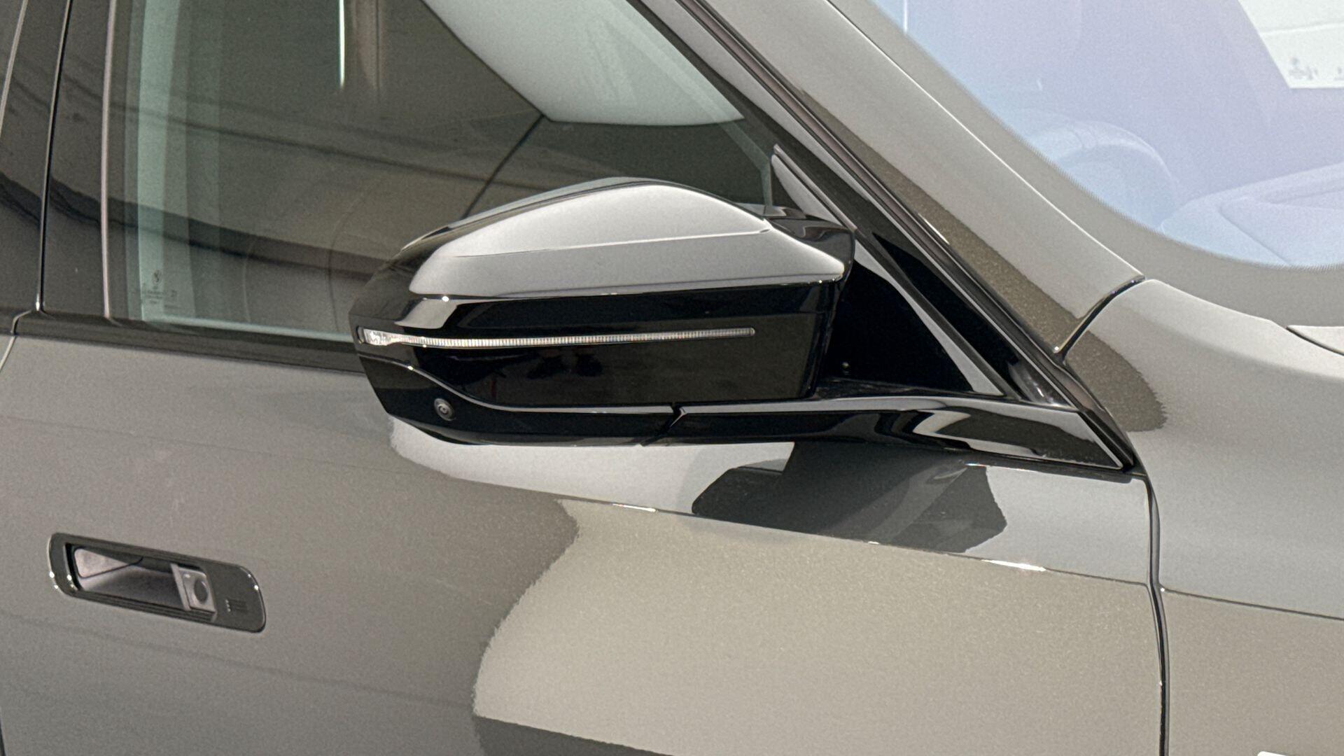BMW I7 view 37