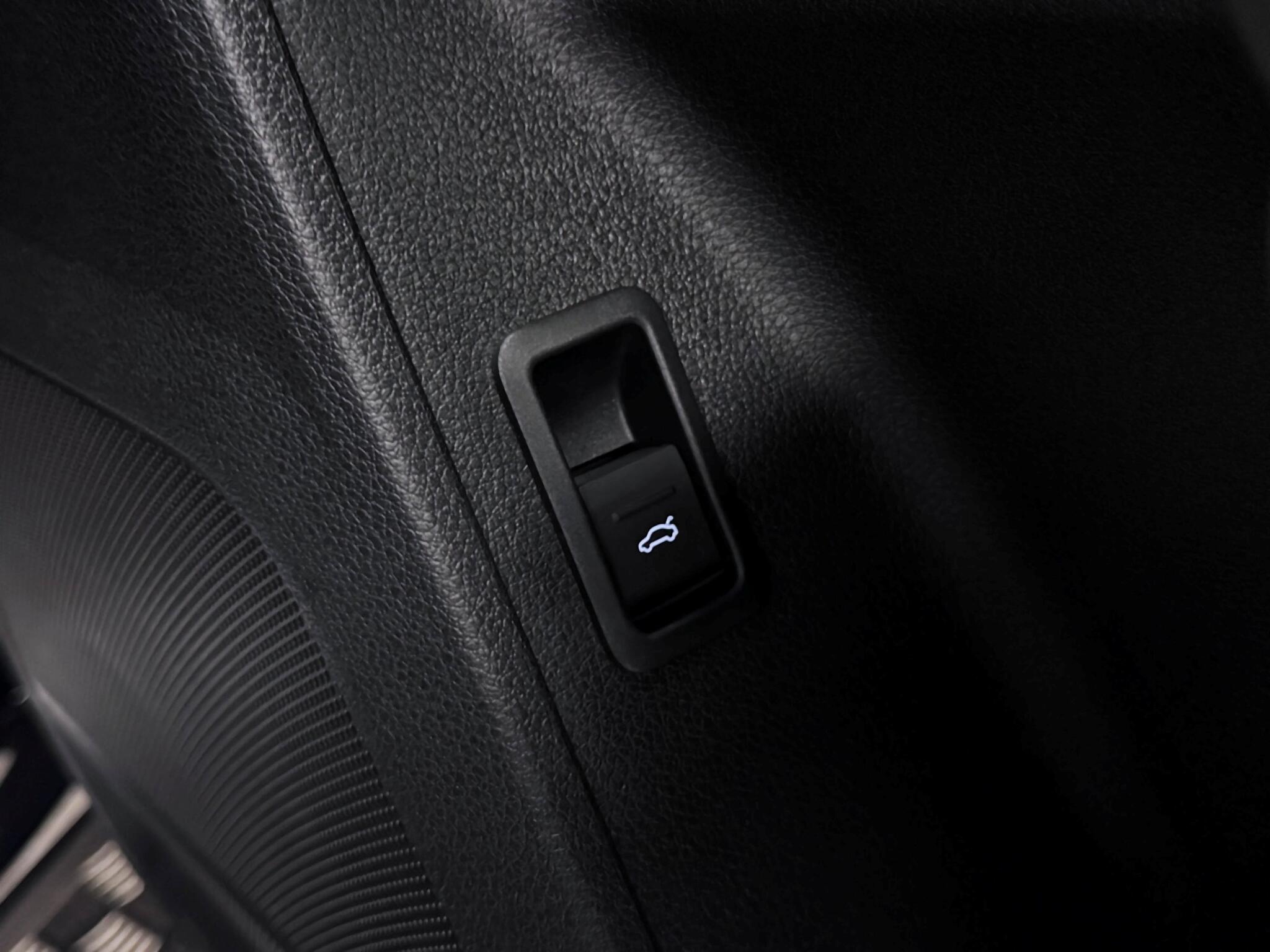 Audi Q3 view 24