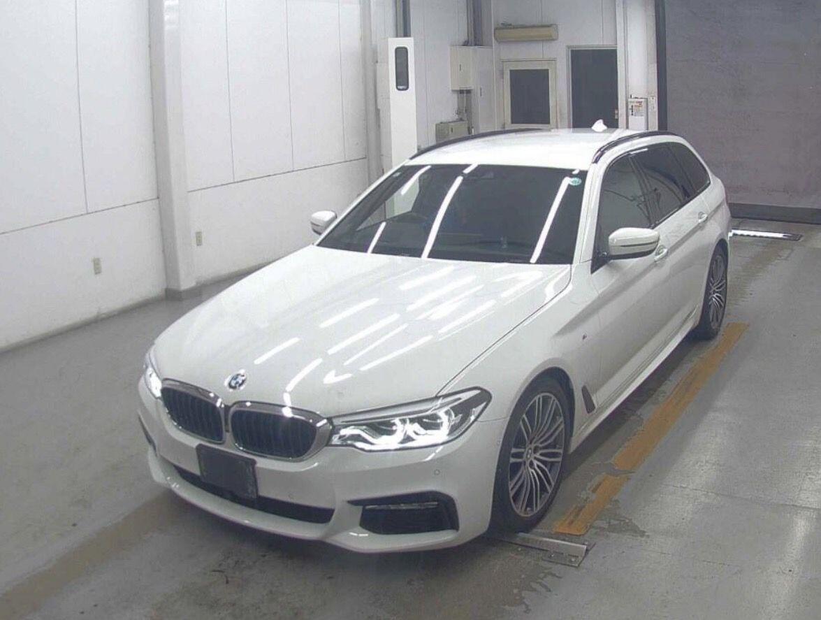 BMW 5 Series view 2