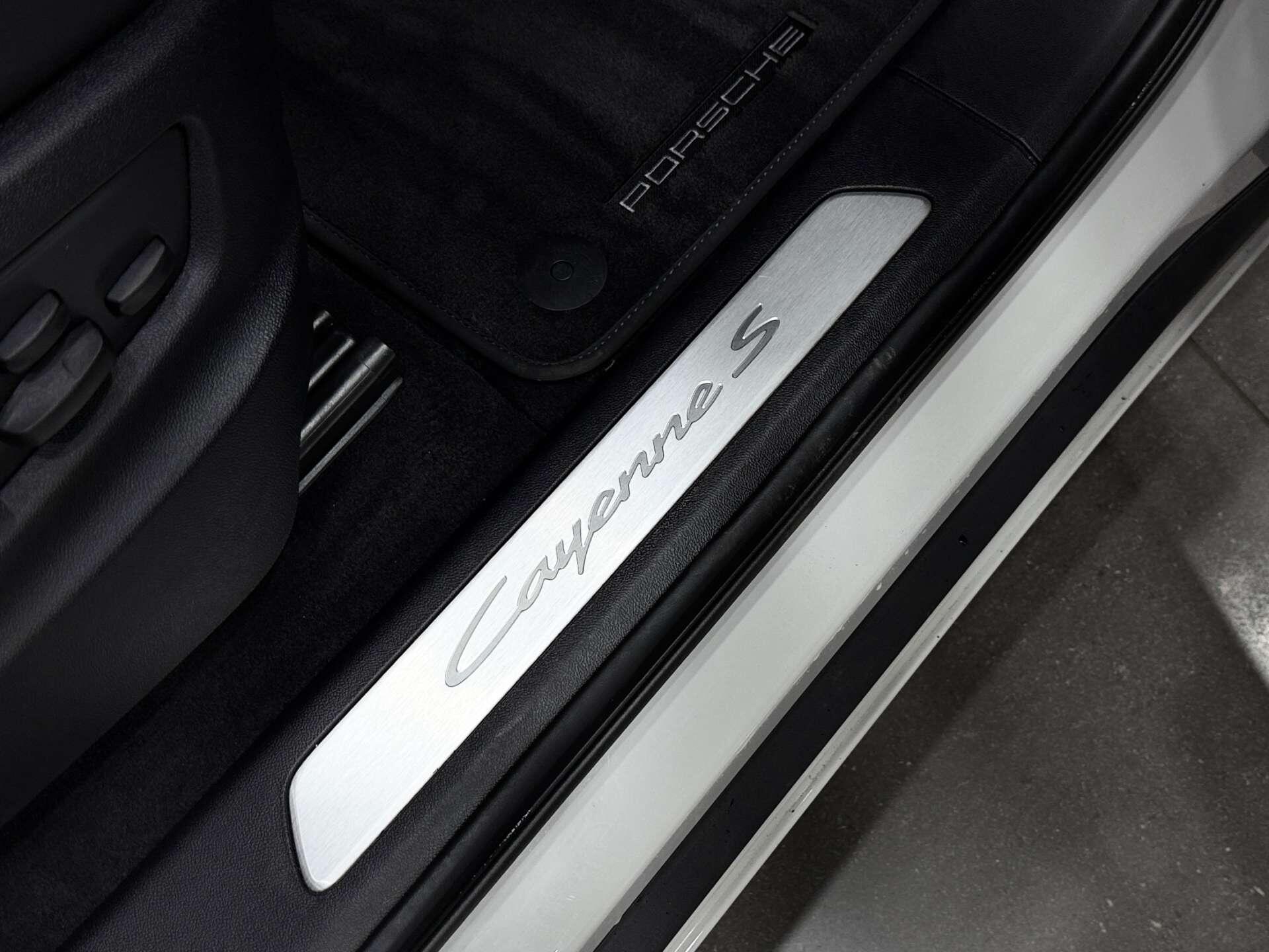 Porsche Cayenne view 42