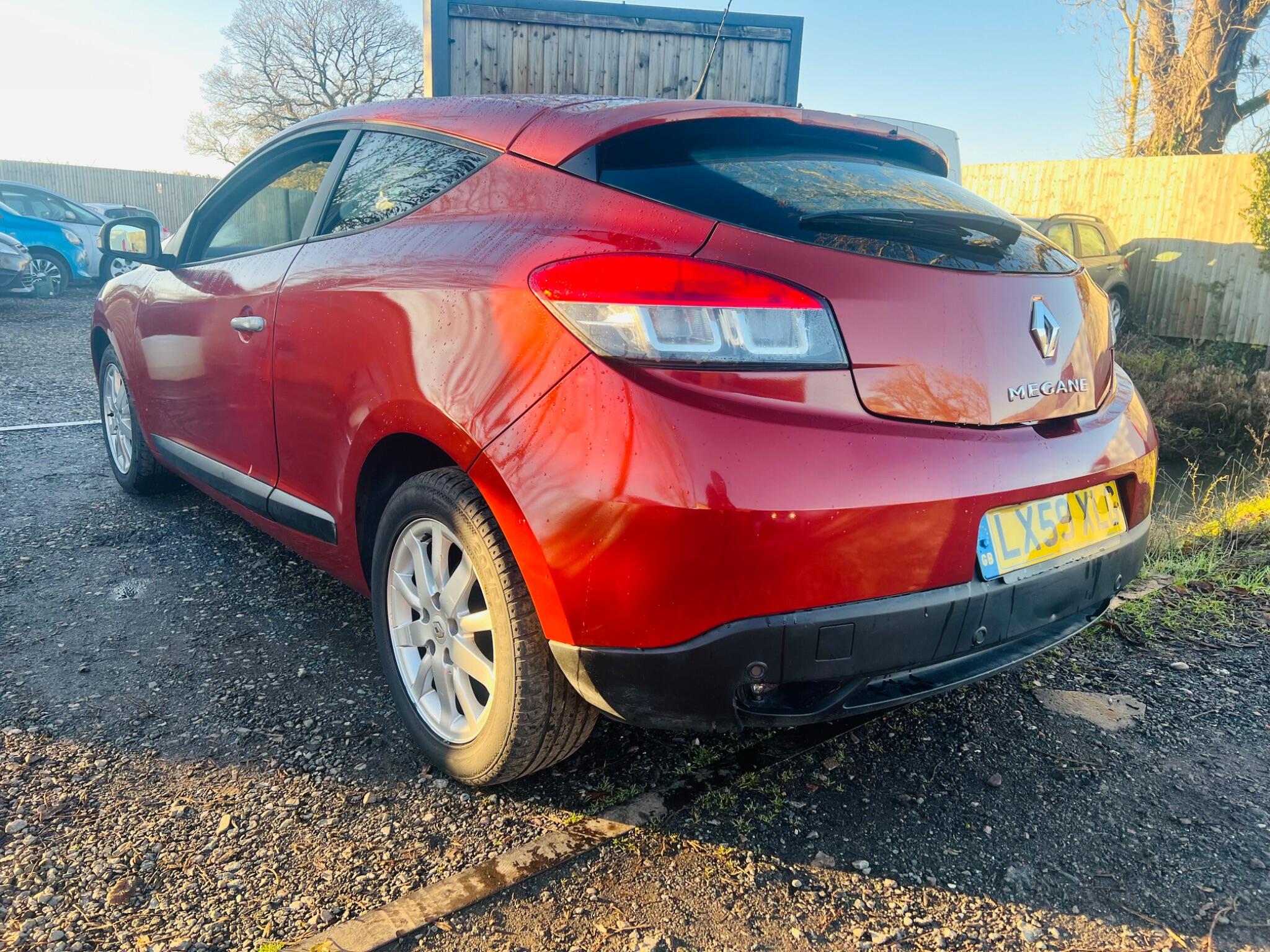 2009 Renault Megane 1.6 16V Expression Euro 5 3dr • 94,411 miles image 8