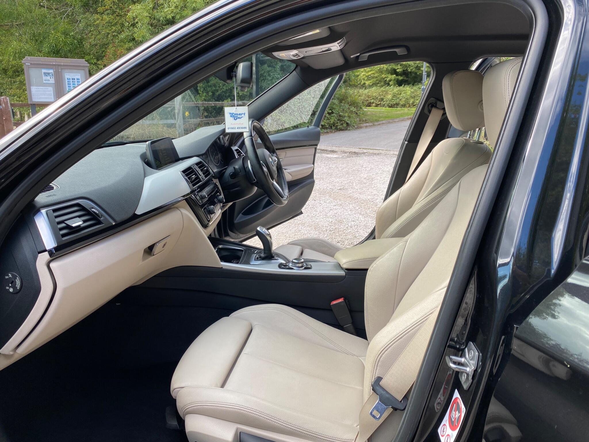 BMW 3 Series view 17