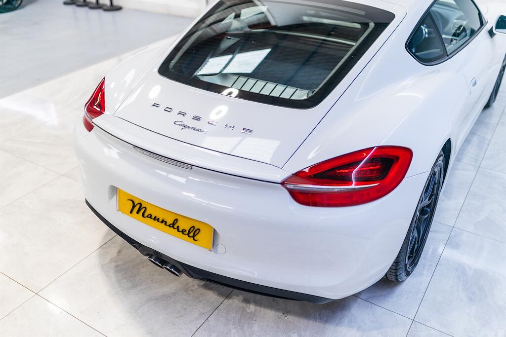 Porsche Cayman view 16