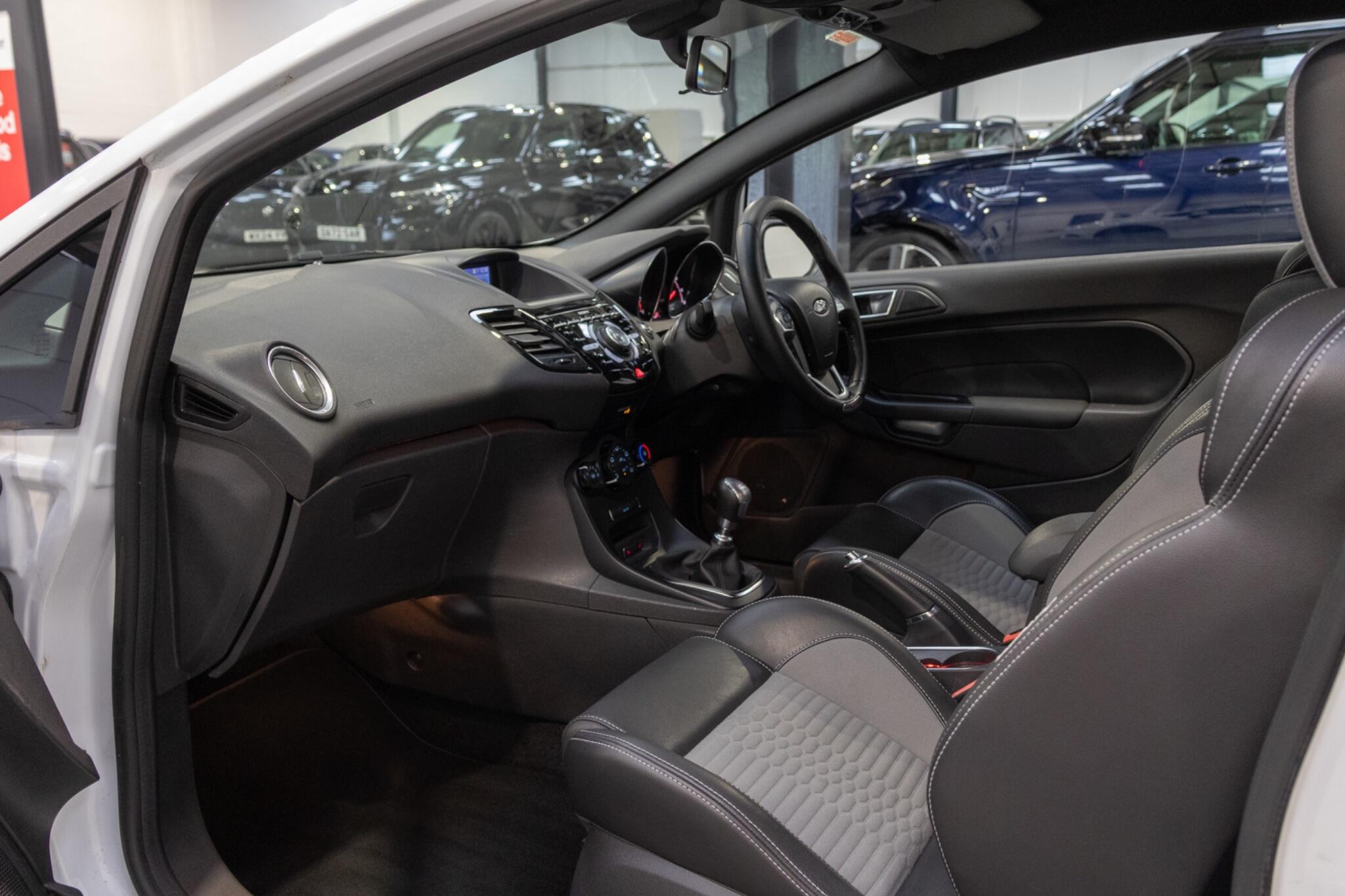 Ford Fiesta view 14