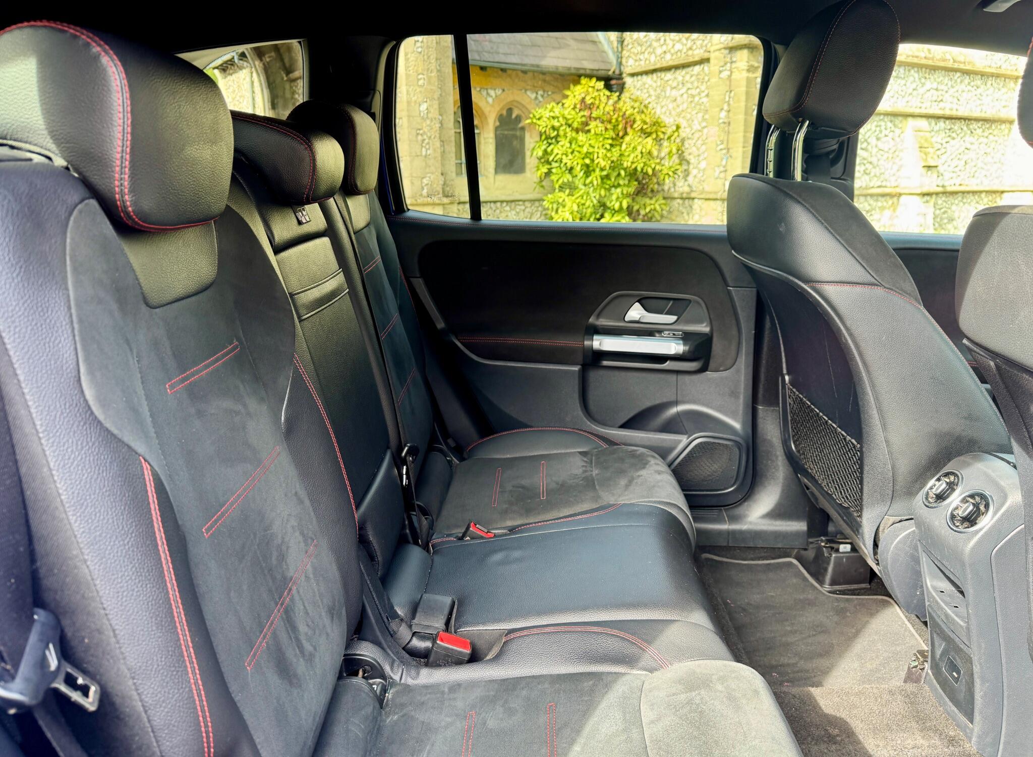 Mercedes-Benz GLB view 43
