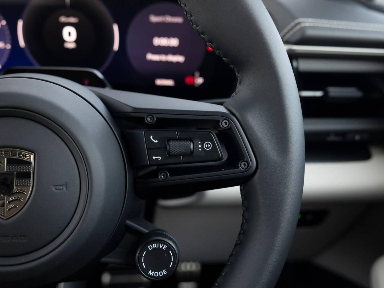 Porsche Macan view 48
