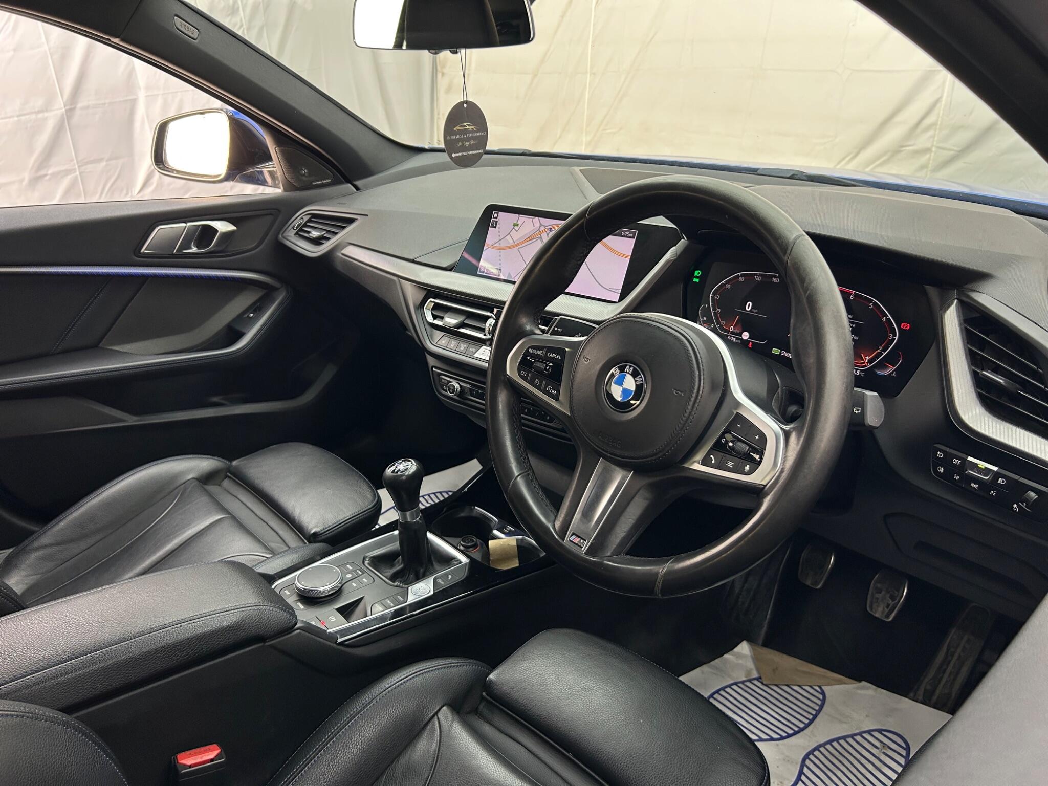 BMW 1 Series view 12