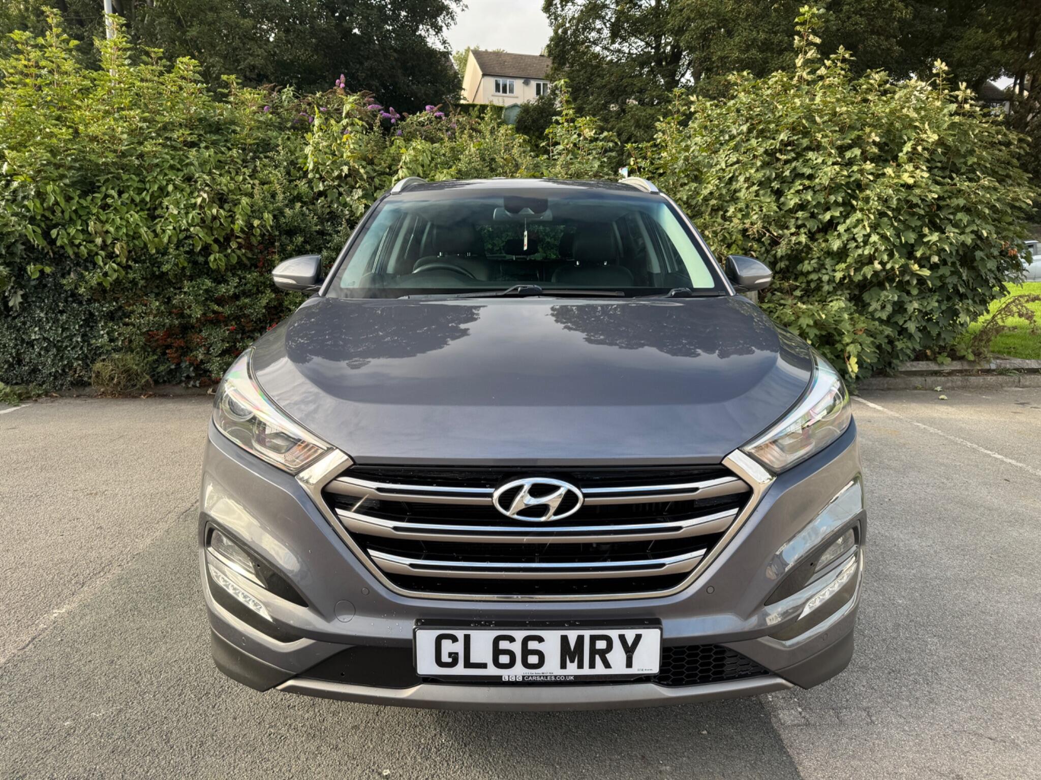 Hyundai Tucson view 2