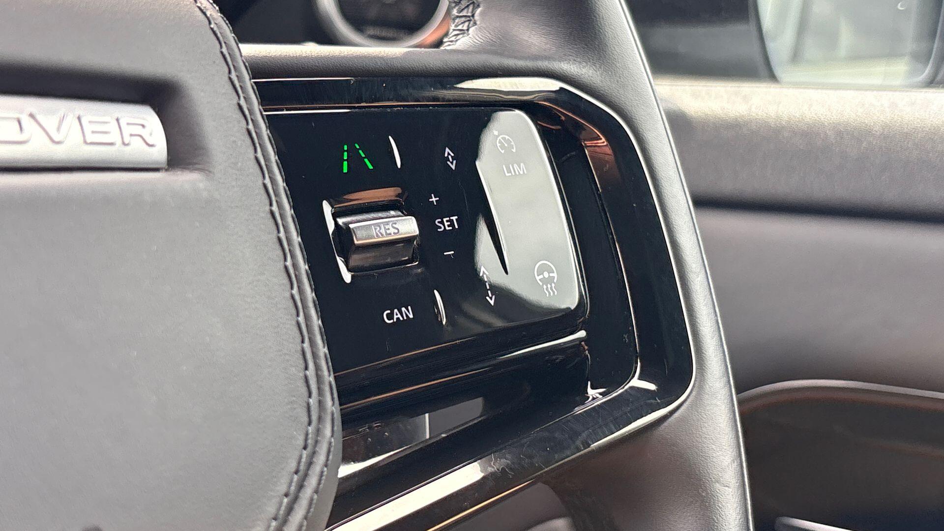 Land Rover Range Rover Evoque view 32