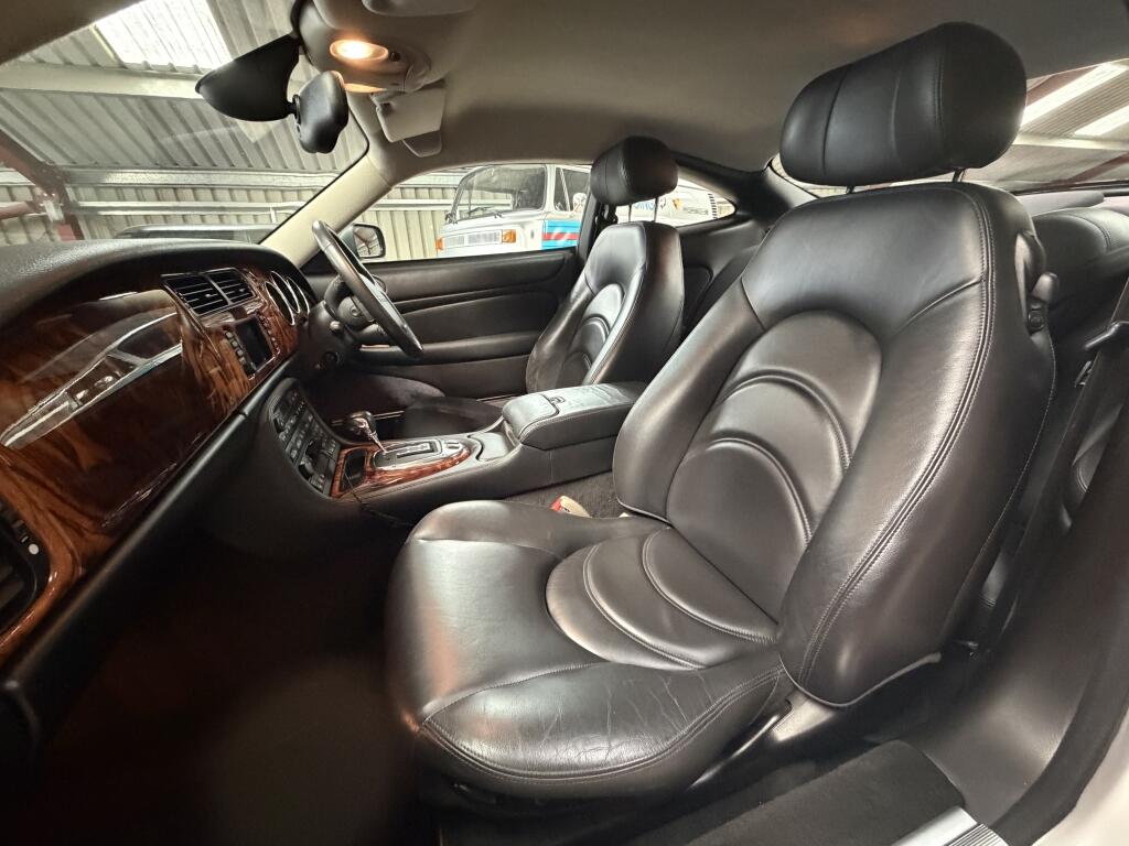 Jaguar XK8 view 16