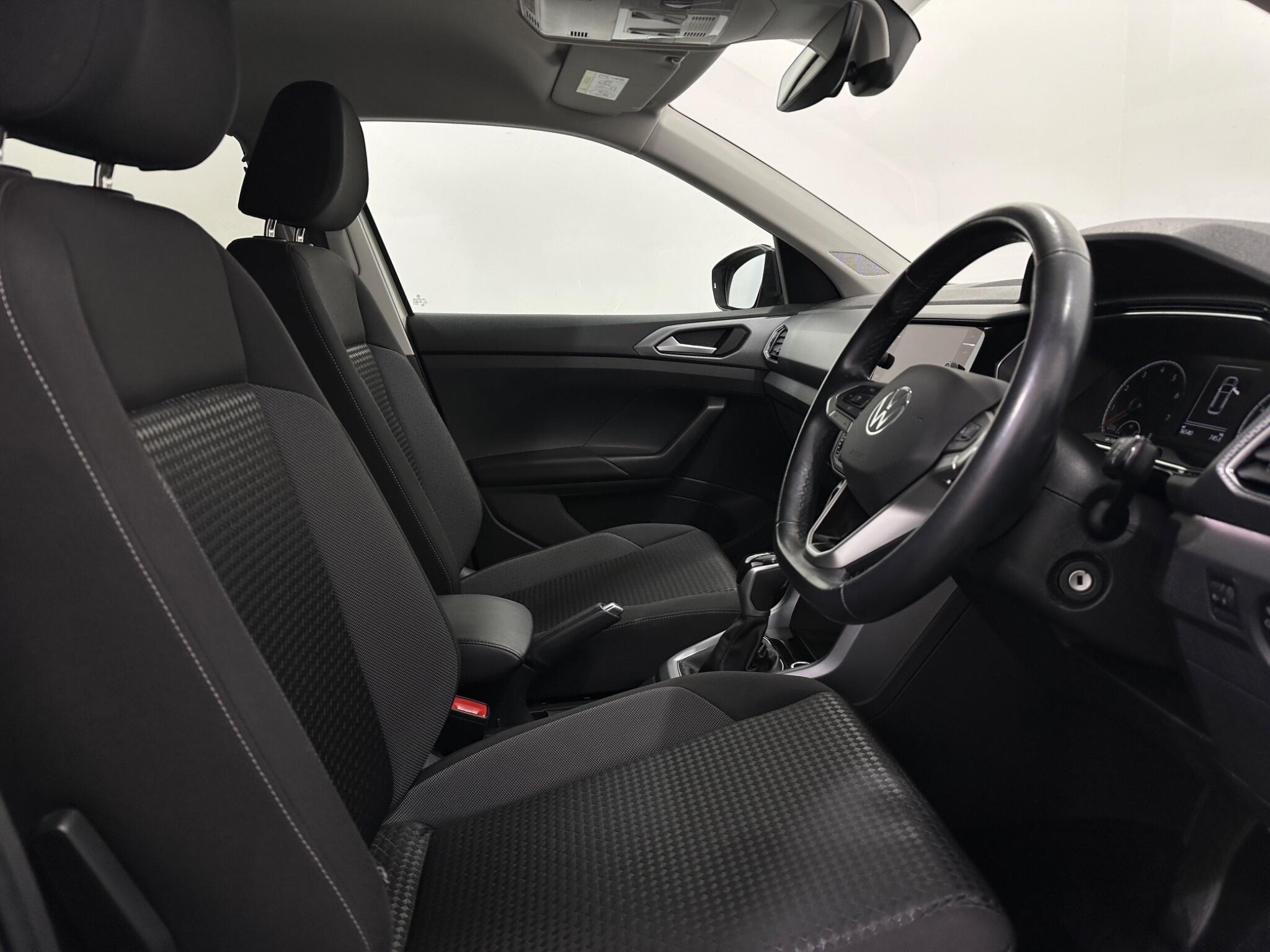 Volkswagen T-Cross view 32