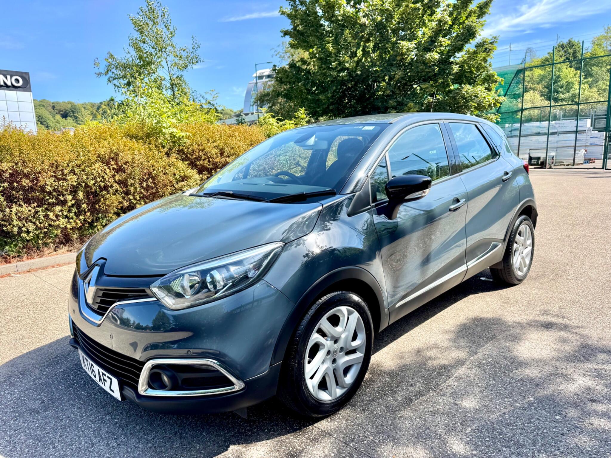 Renault Captur view 2