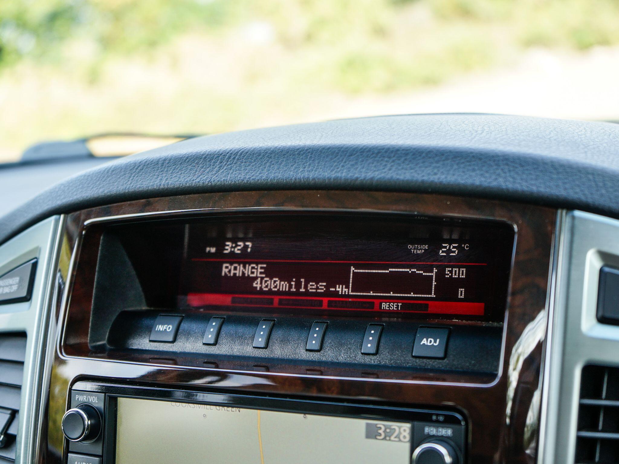 Mitsubishi Shogun view 23