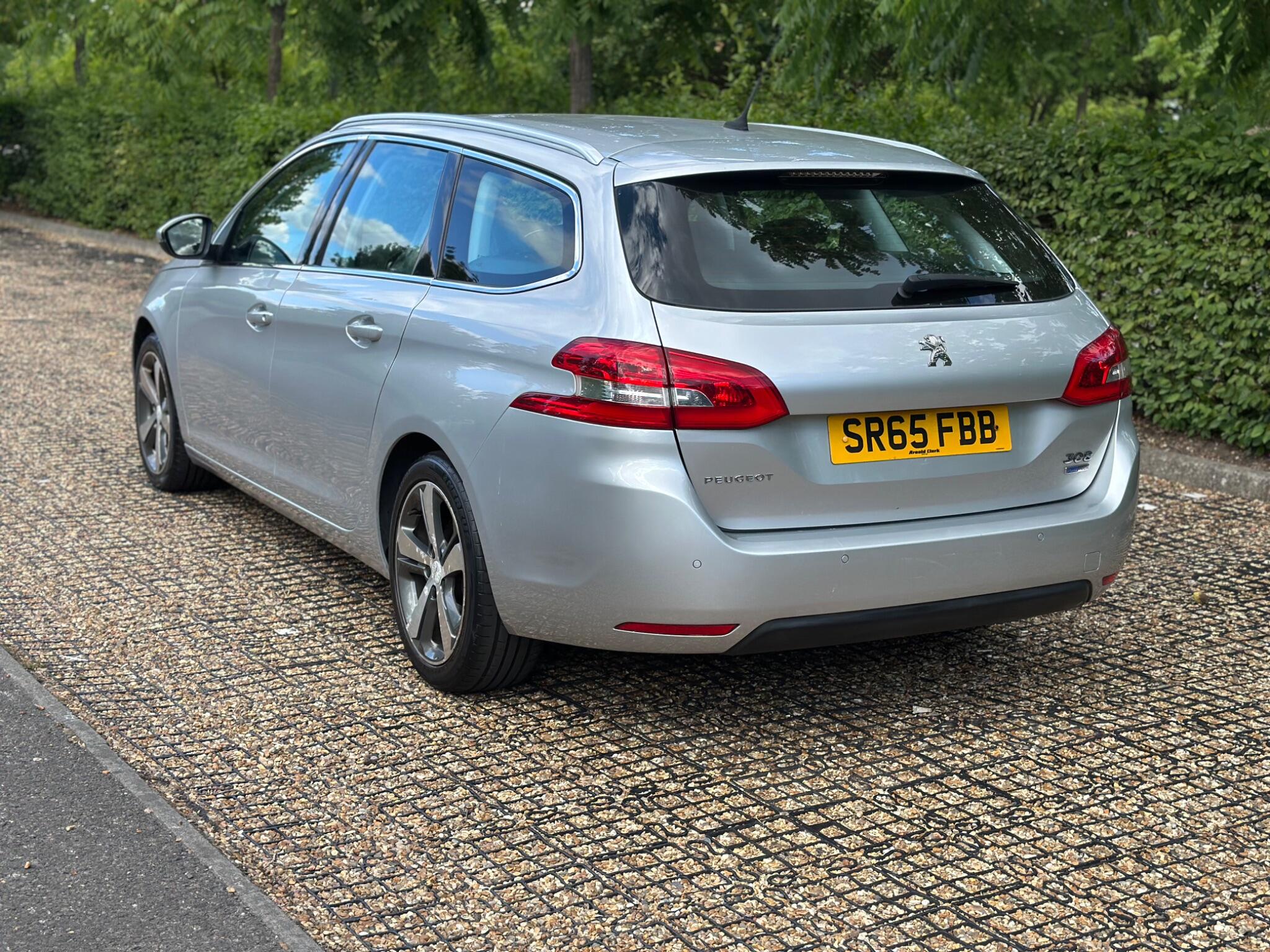 Peugeot 308 view 13