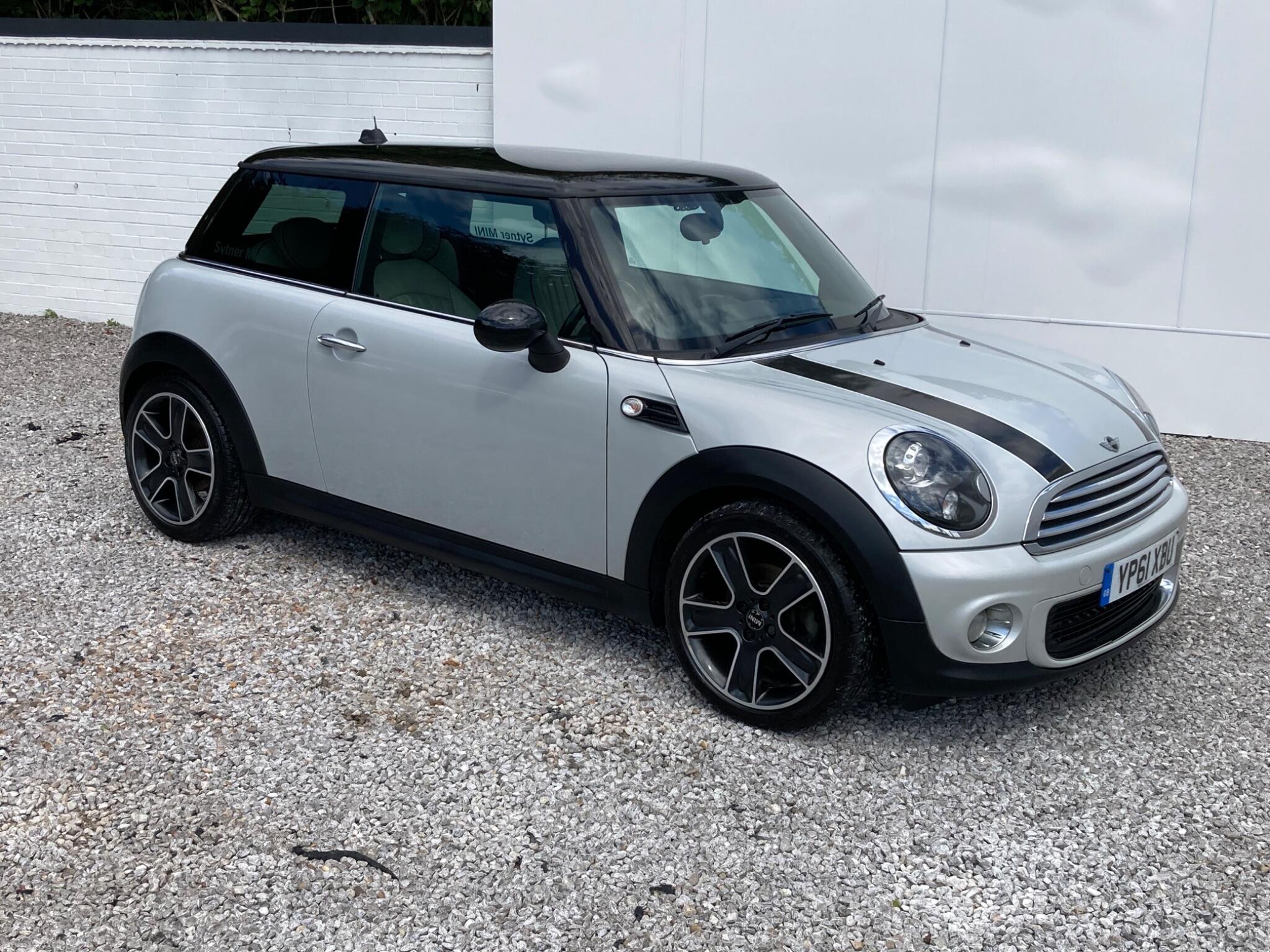 2011 MINI Hatch image 8