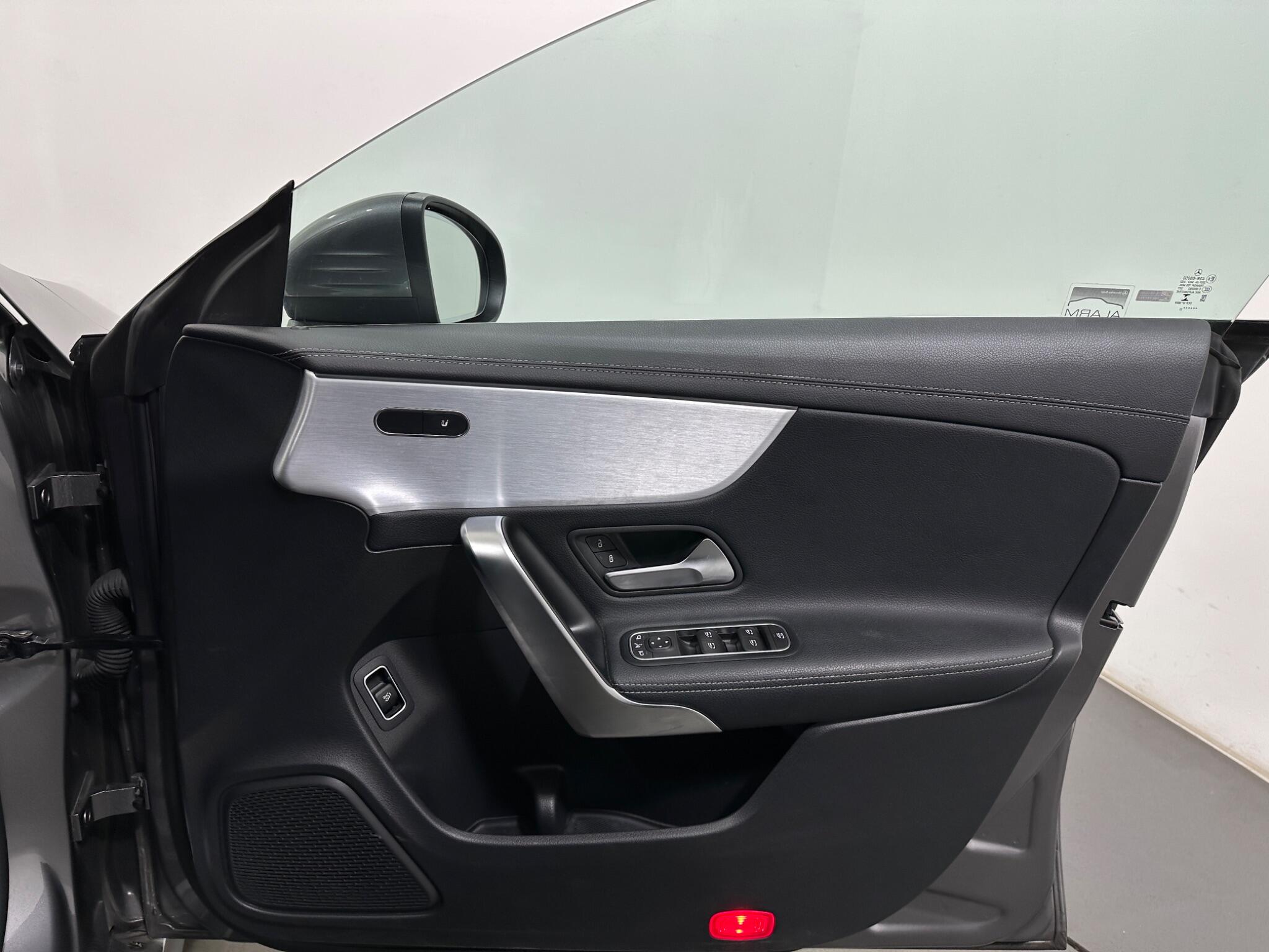 Mercedes-Benz CLA view 36