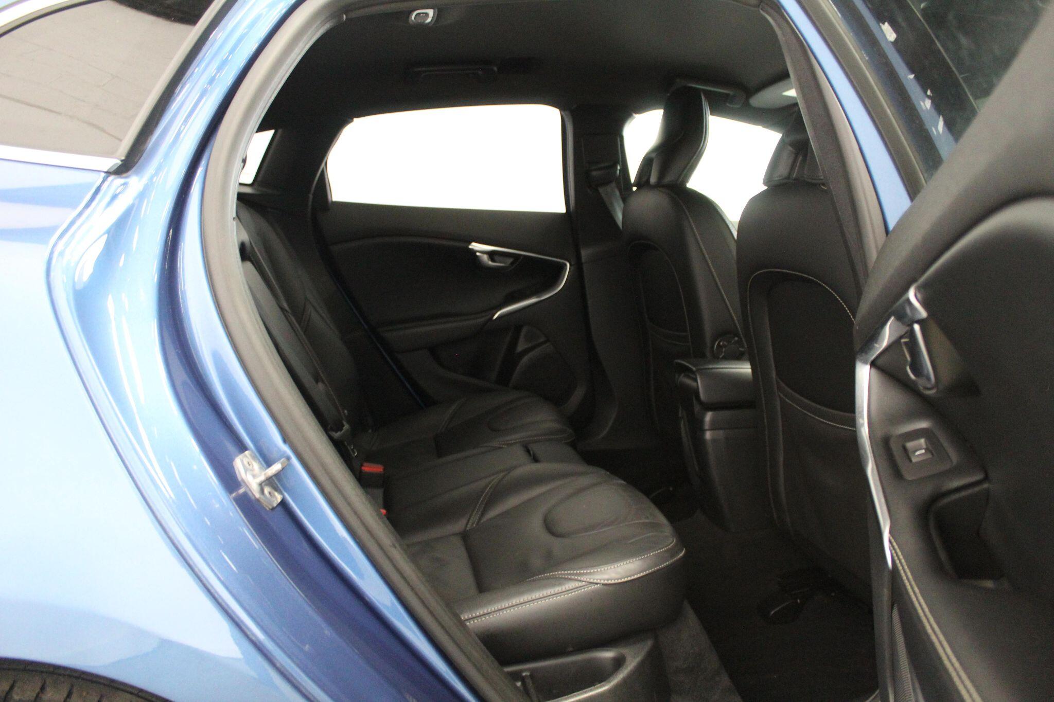 Volvo V40 view 53