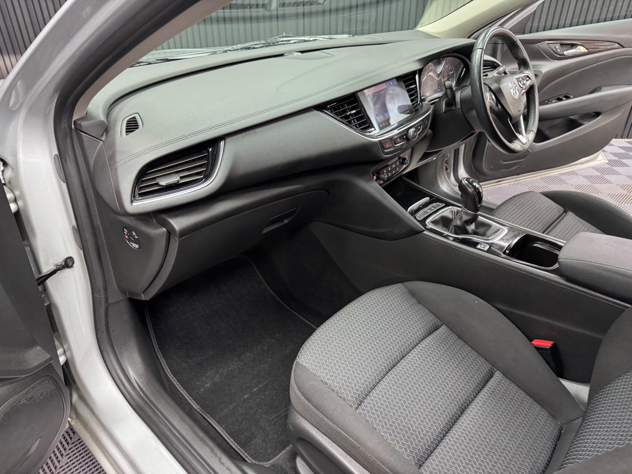 Vauxhall Insignia view 43