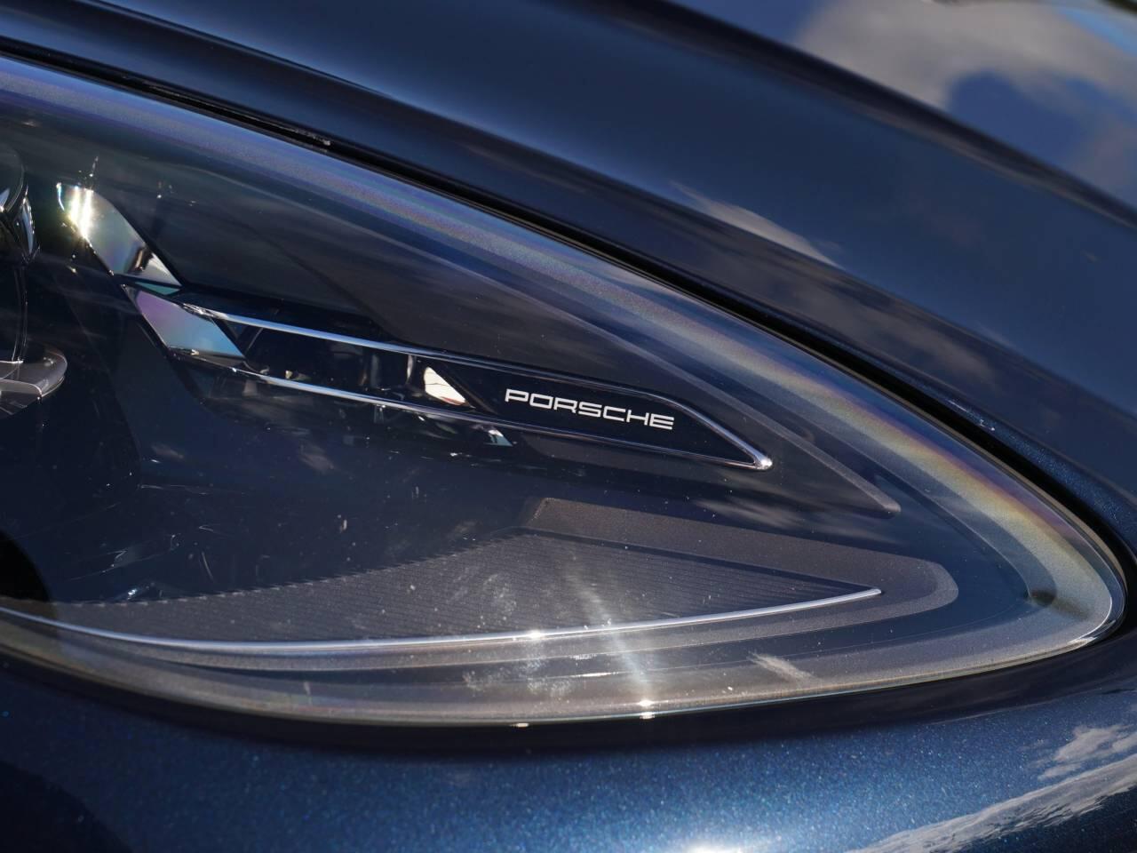 Porsche Macan view 53