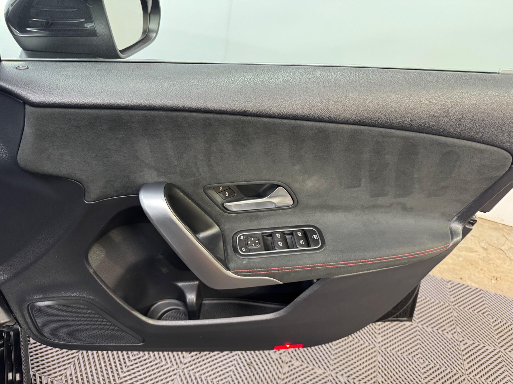 Mercedes-Benz A-Class view 31