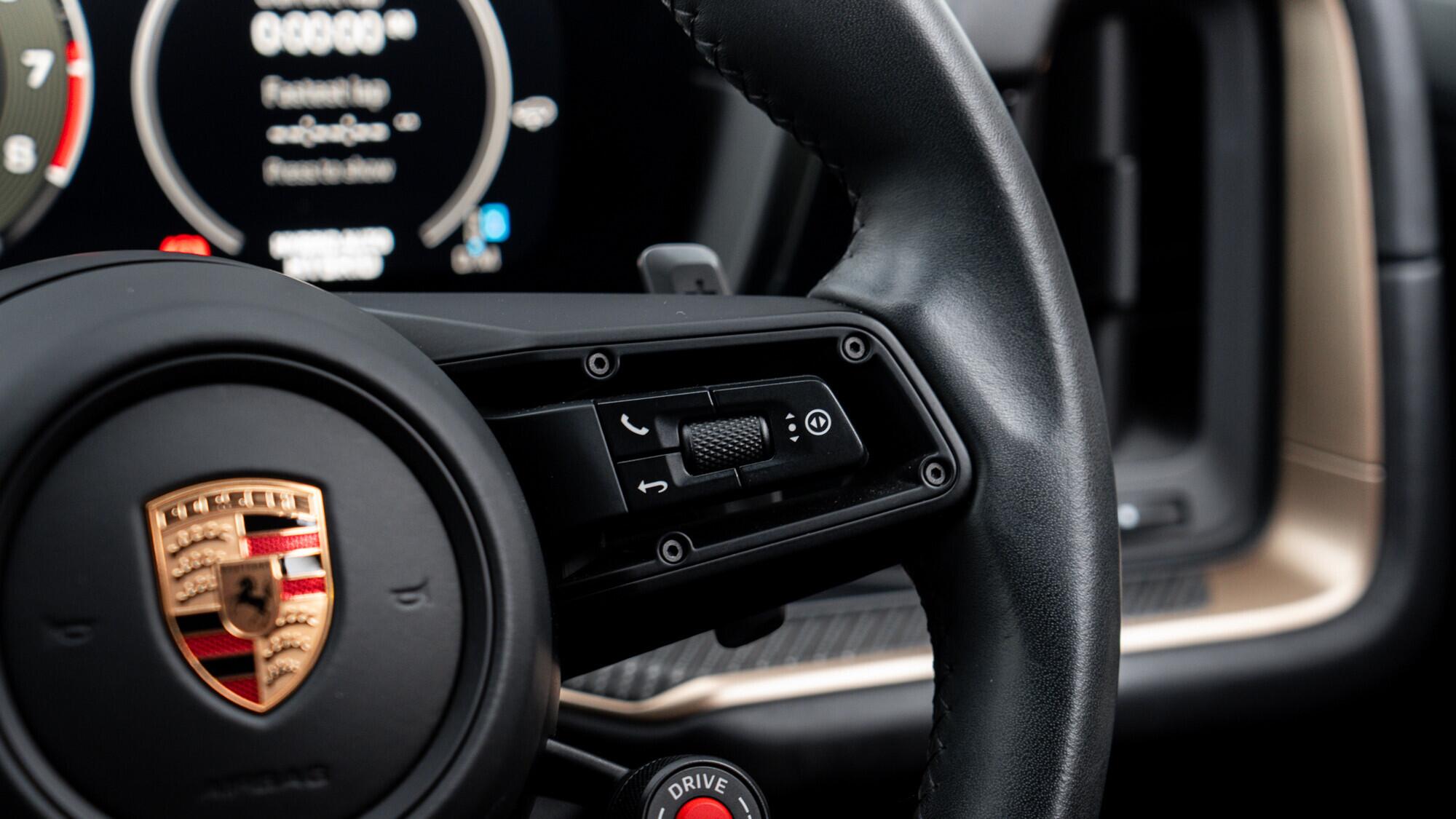 Porsche Cayenne view 24