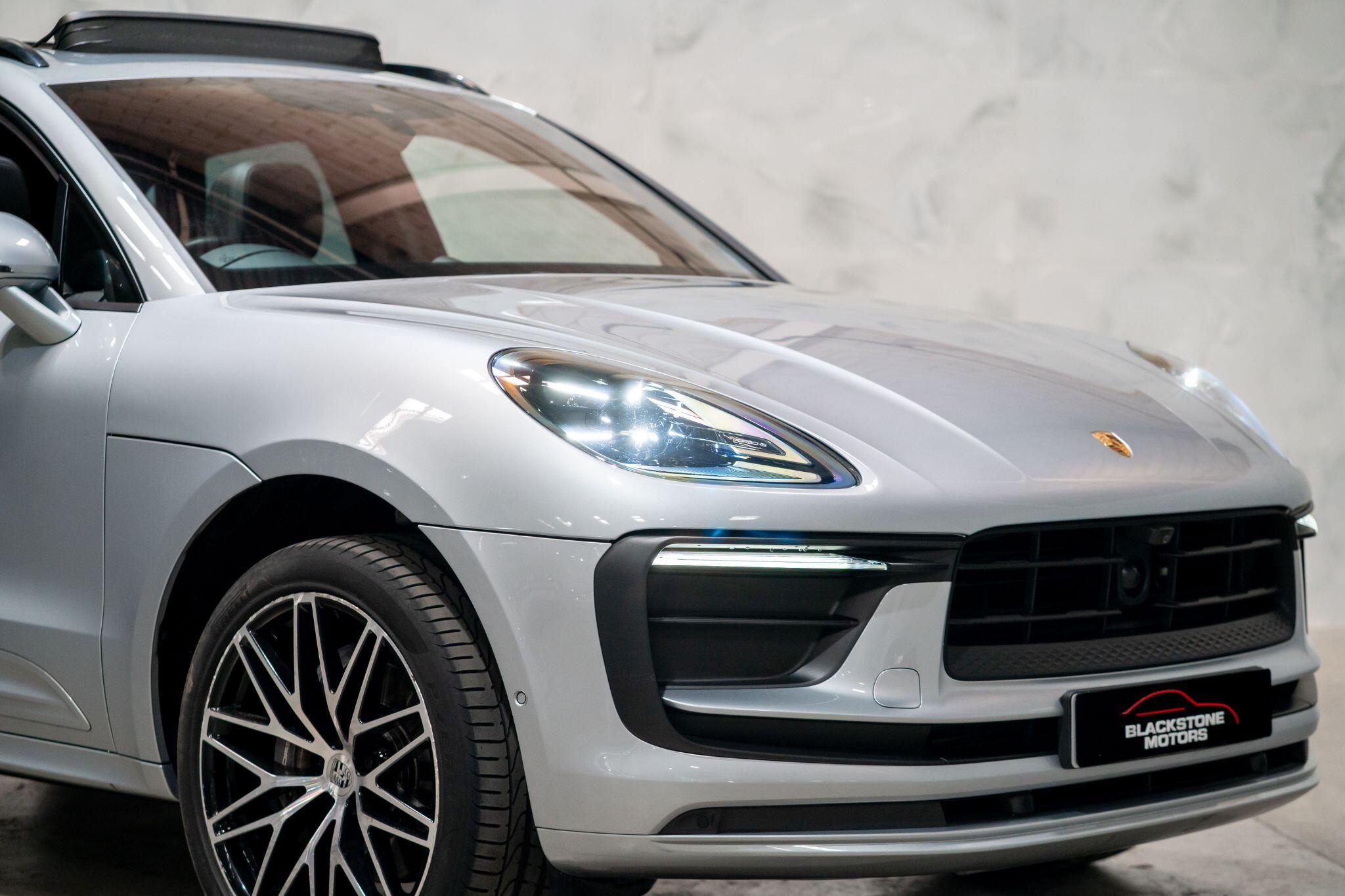 Porsche Macan view 40