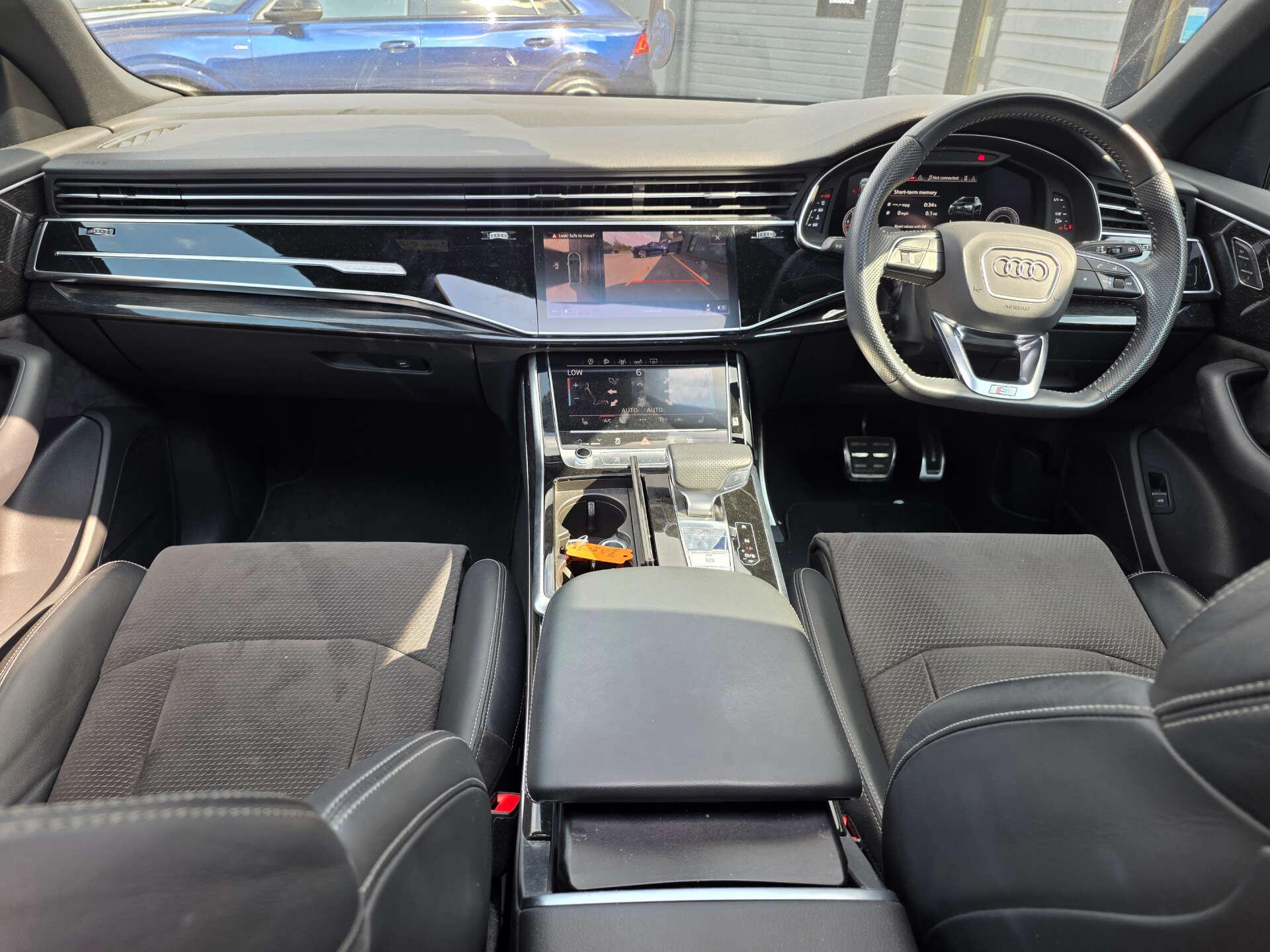 Audi Q8 view 19