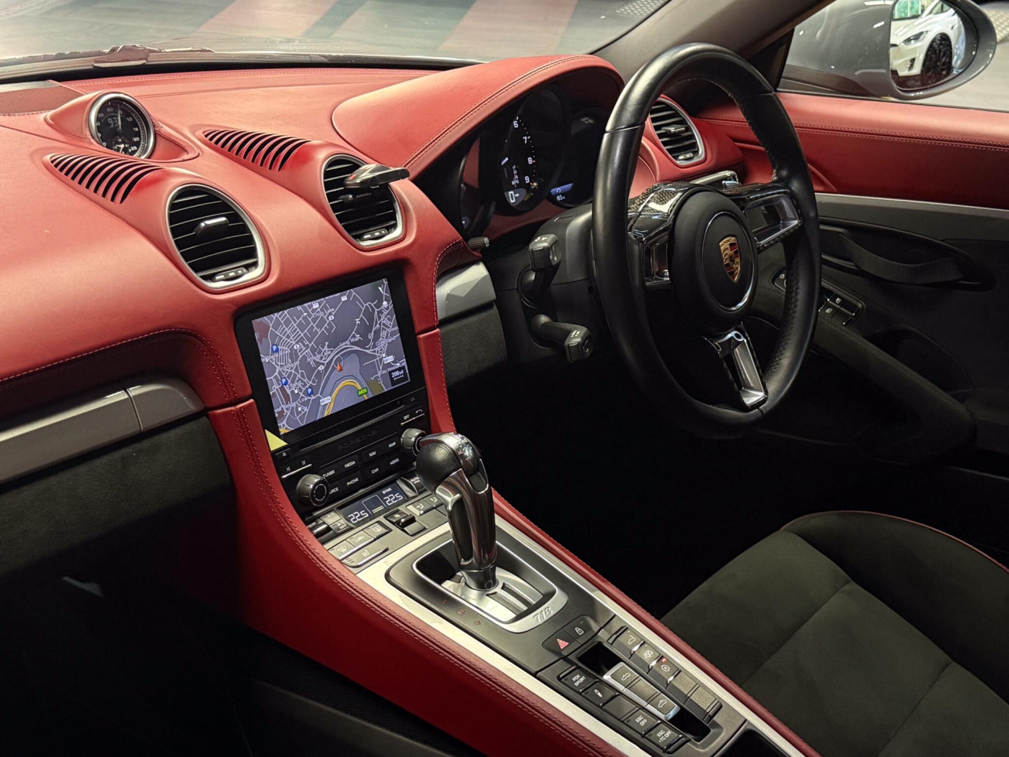 Porsche 718 Spyder view 38
