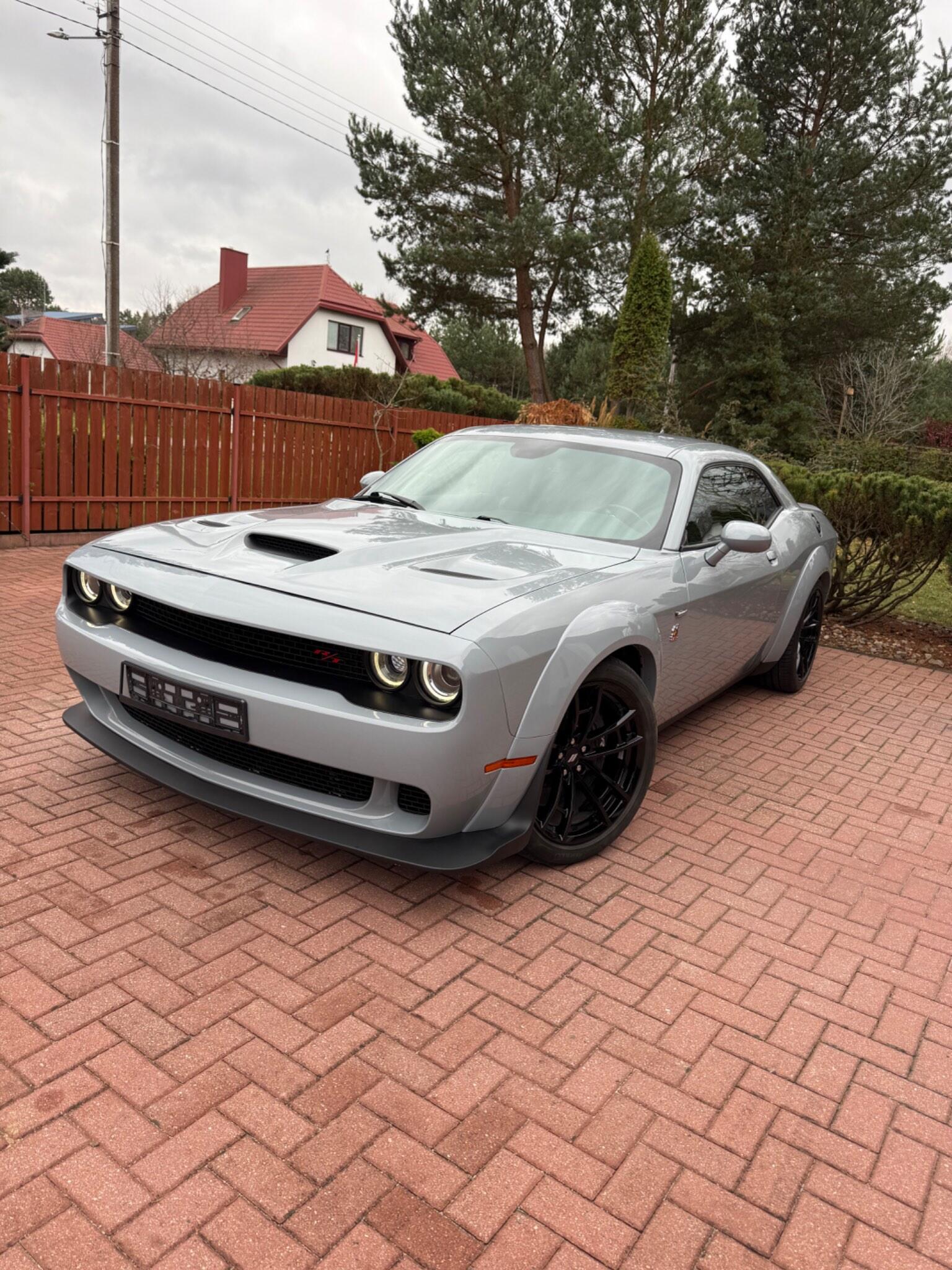 Dodge Challenger