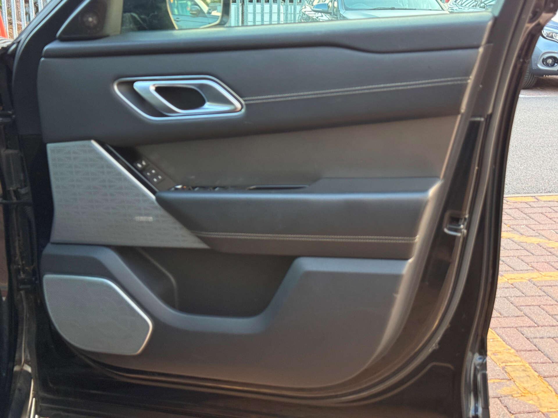 Land Rover Range Rover Velar view 20