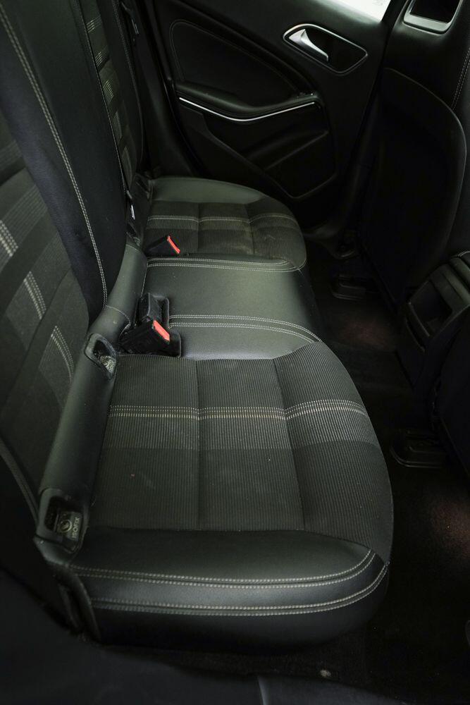 Mercedes-Benz Gla view 13