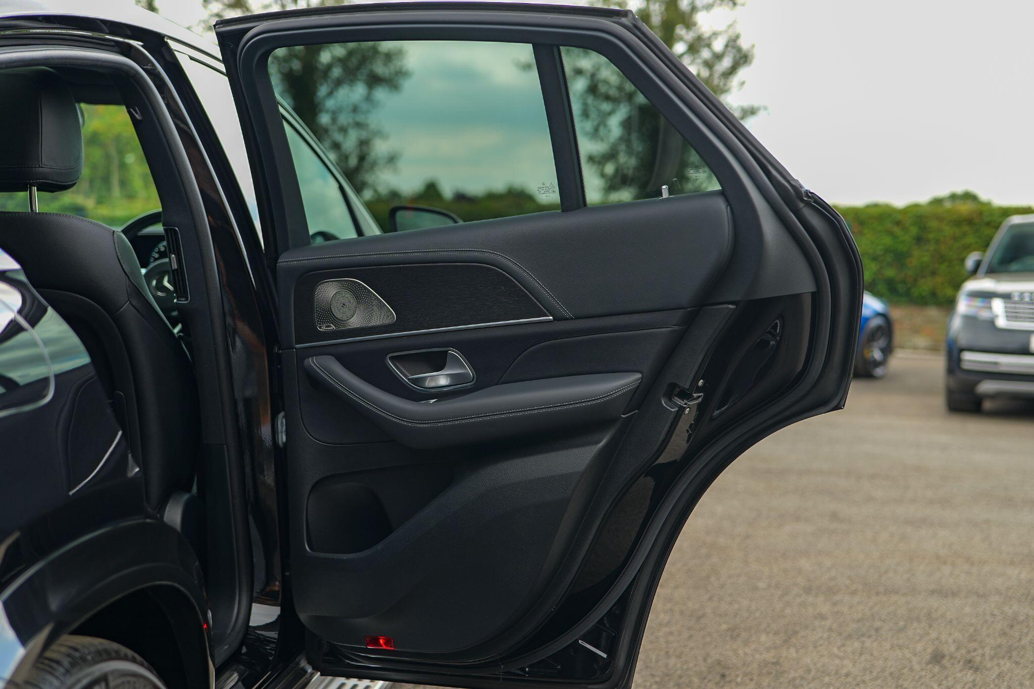 Mercedes-Benz Gle view 29
