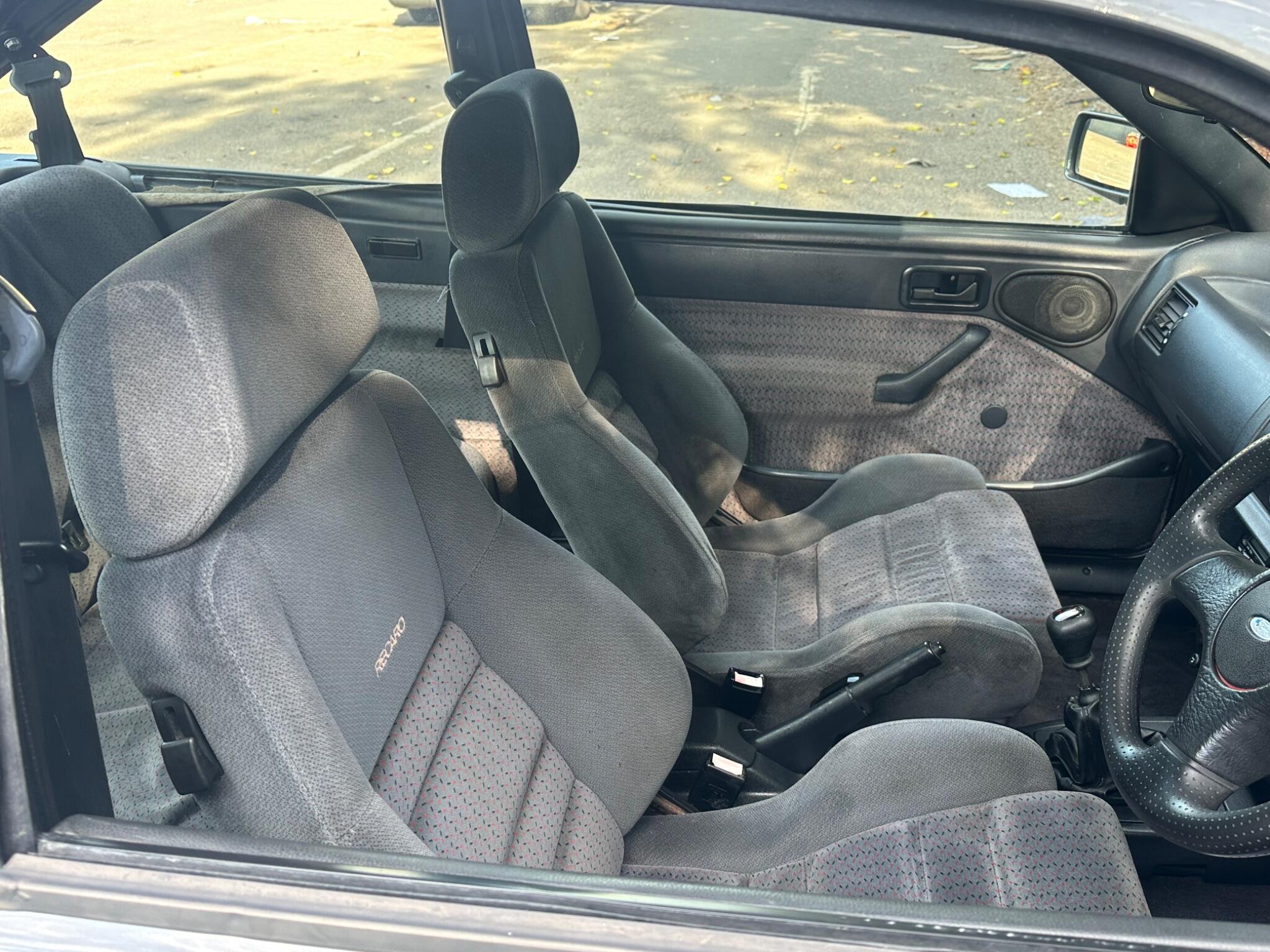Ford Escort view 17