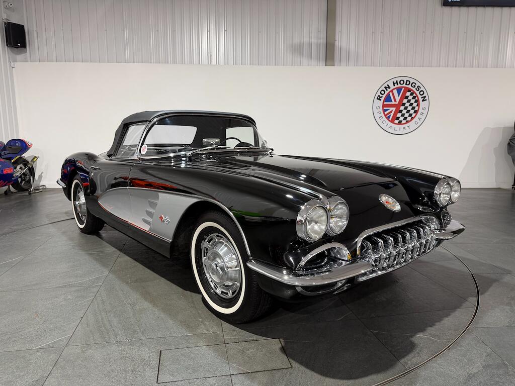 Chevrolet Corvette view 17