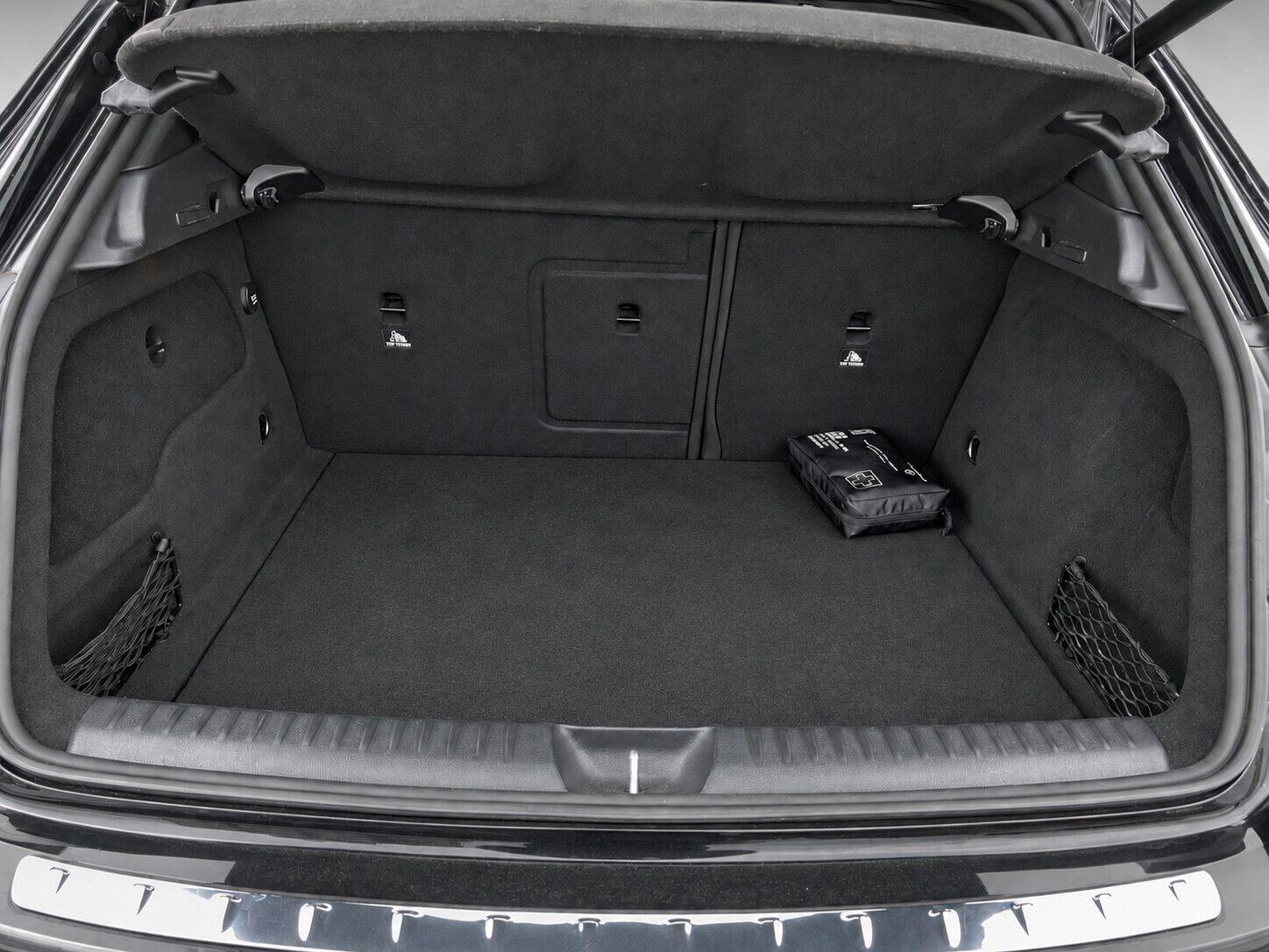 Mercedes-Benz Gla view 38