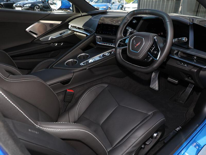 Chevrolet Corvette view 19