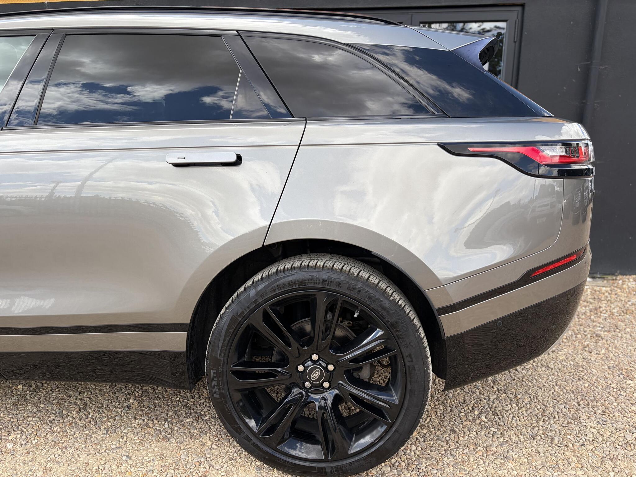 Land Rover Range Rover Velar view 6